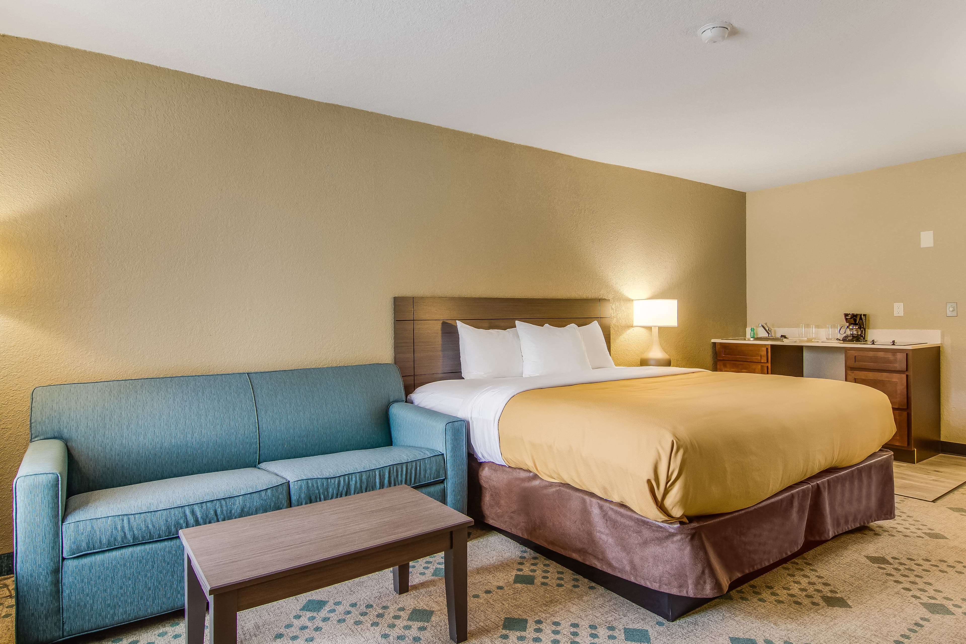Suburban Studios Hotel Kingsland Near I-95 - Image 2