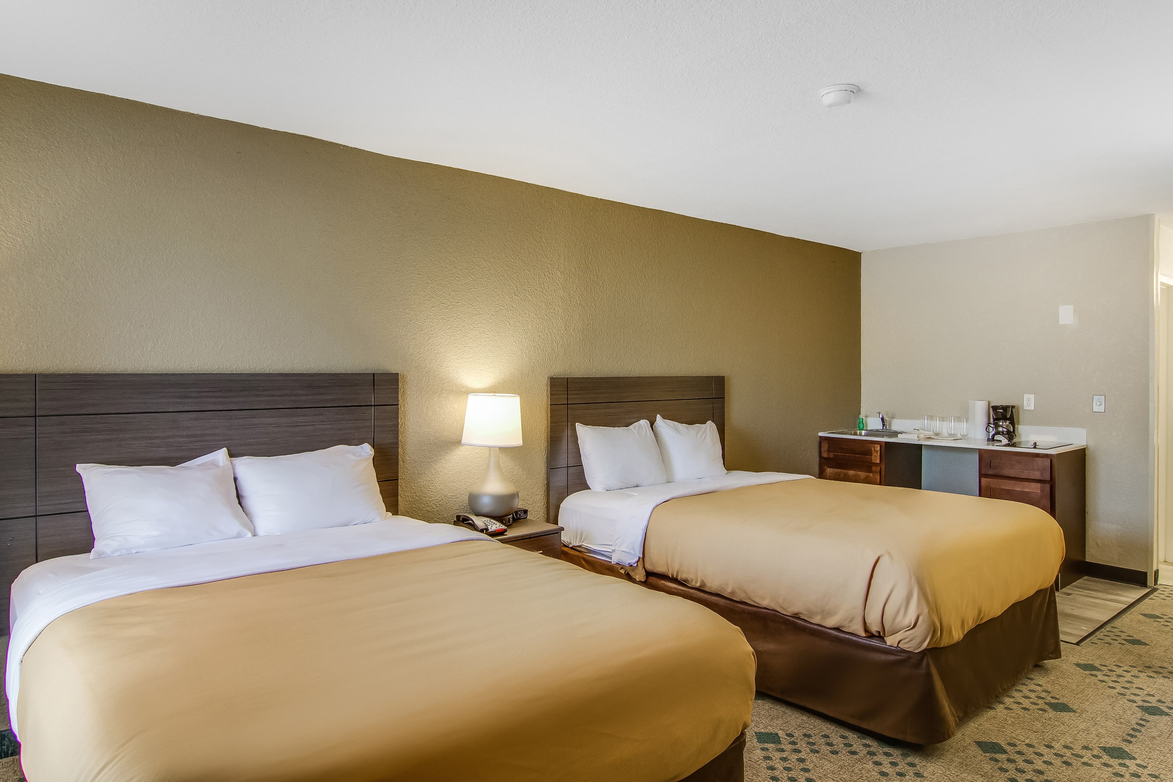 Suburban Studios Hotel Kingsland Near I-95 — 11
