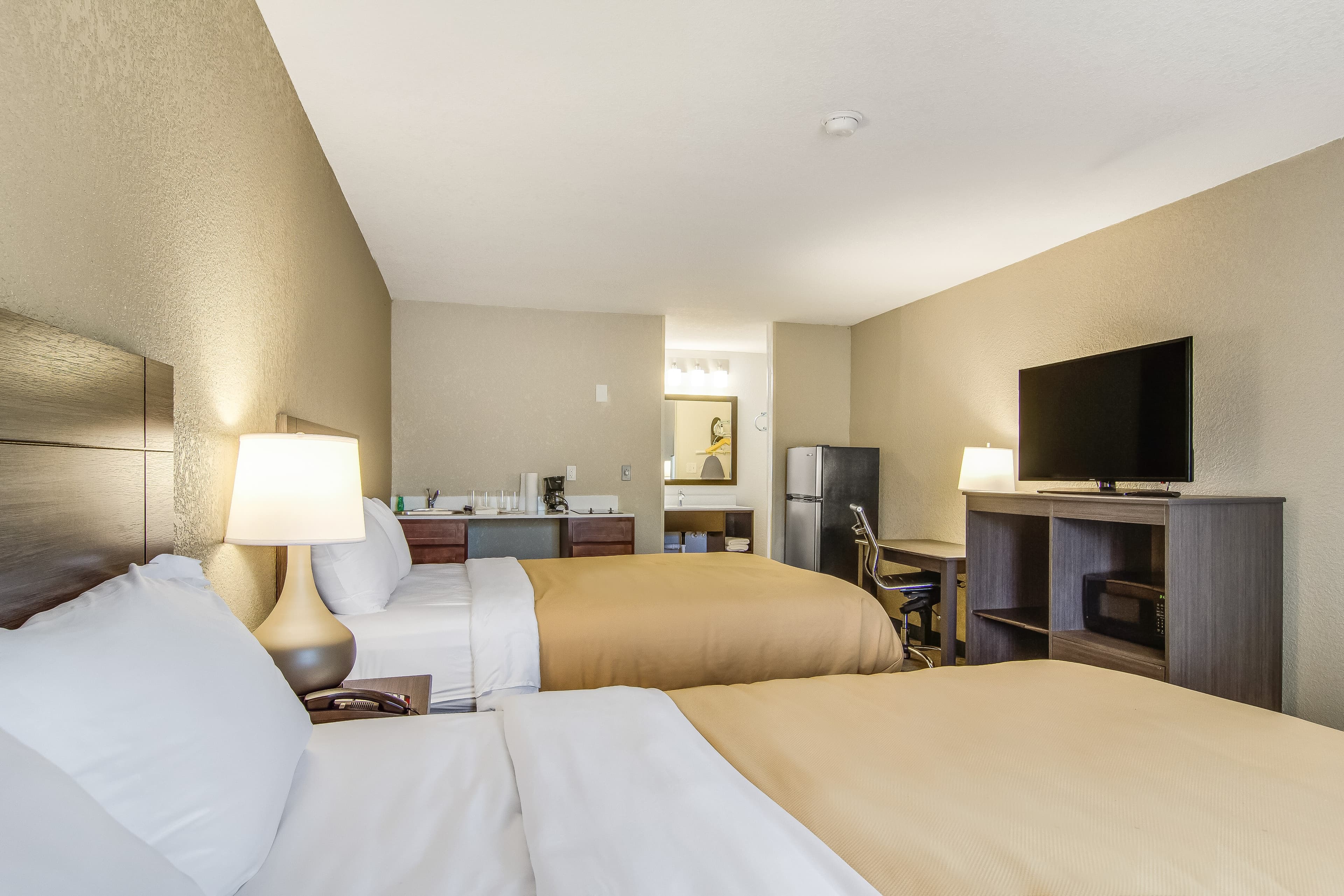 Suburban Studios Hotel Kingsland Near I-95 — 12