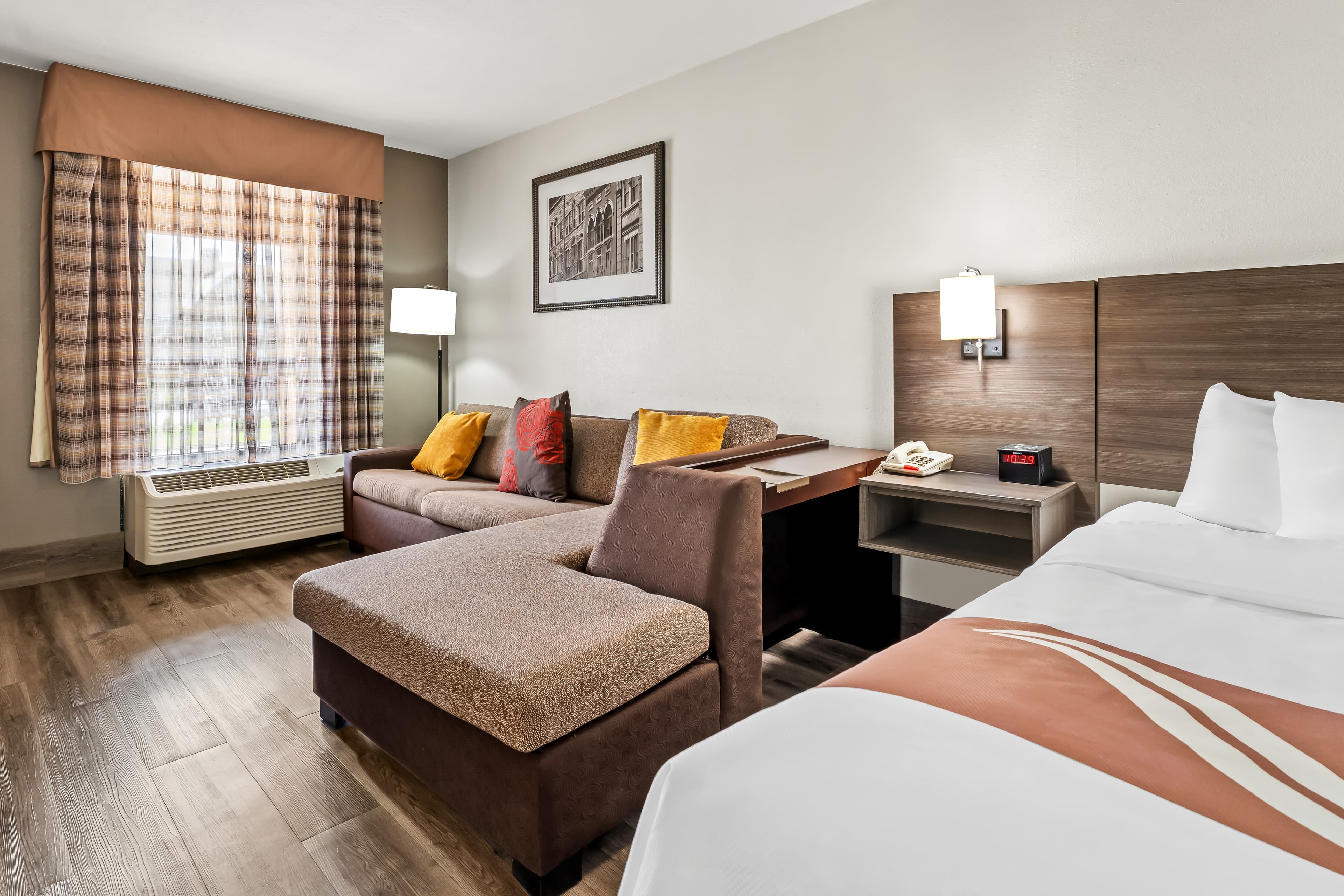 Quality Inn & Suites near Robins Air Force Base — 4