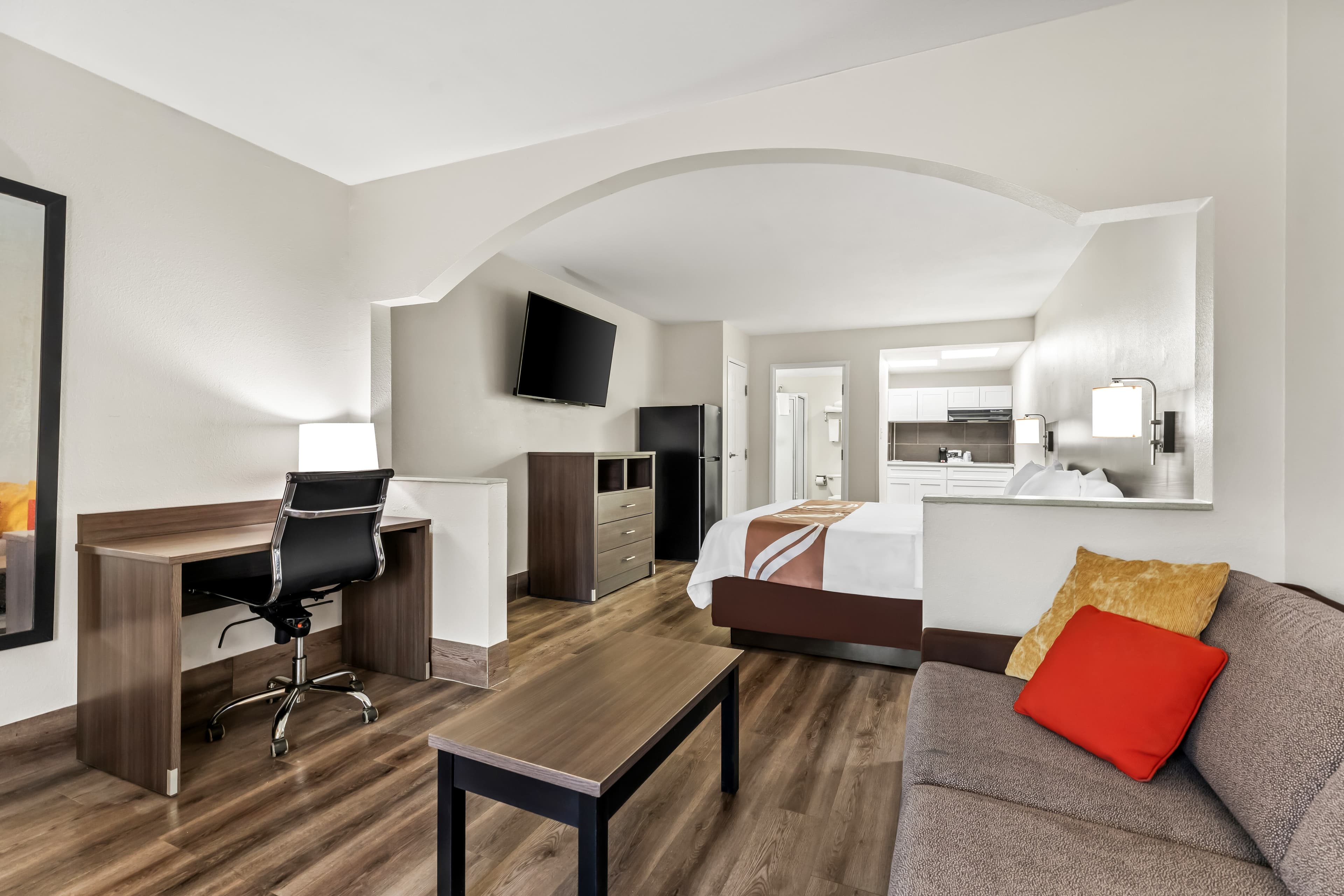 Quality Inn & Suites near Robins Air Force Base — 27