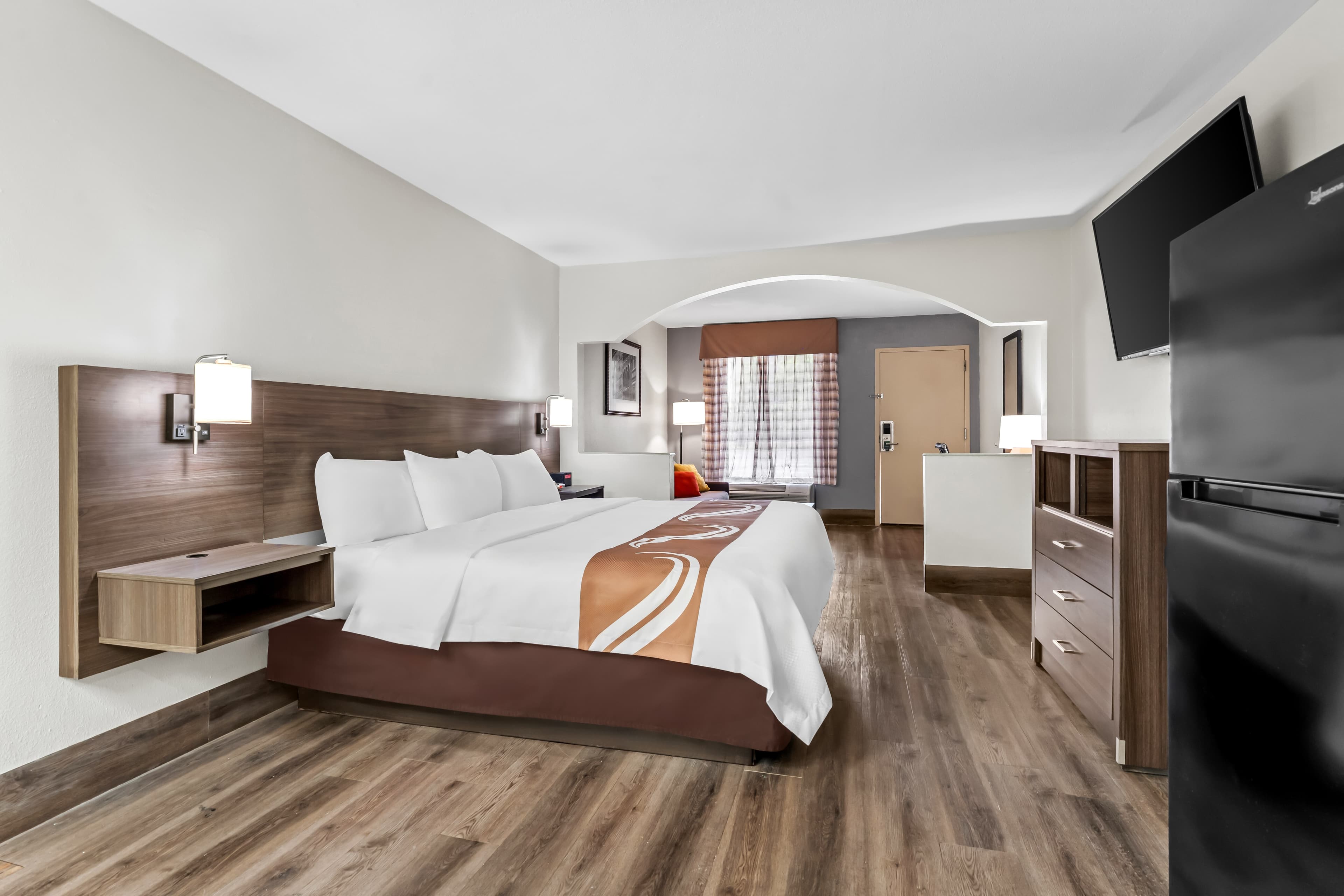 Quality Inn & Suites near Robins Air Force Base — 28