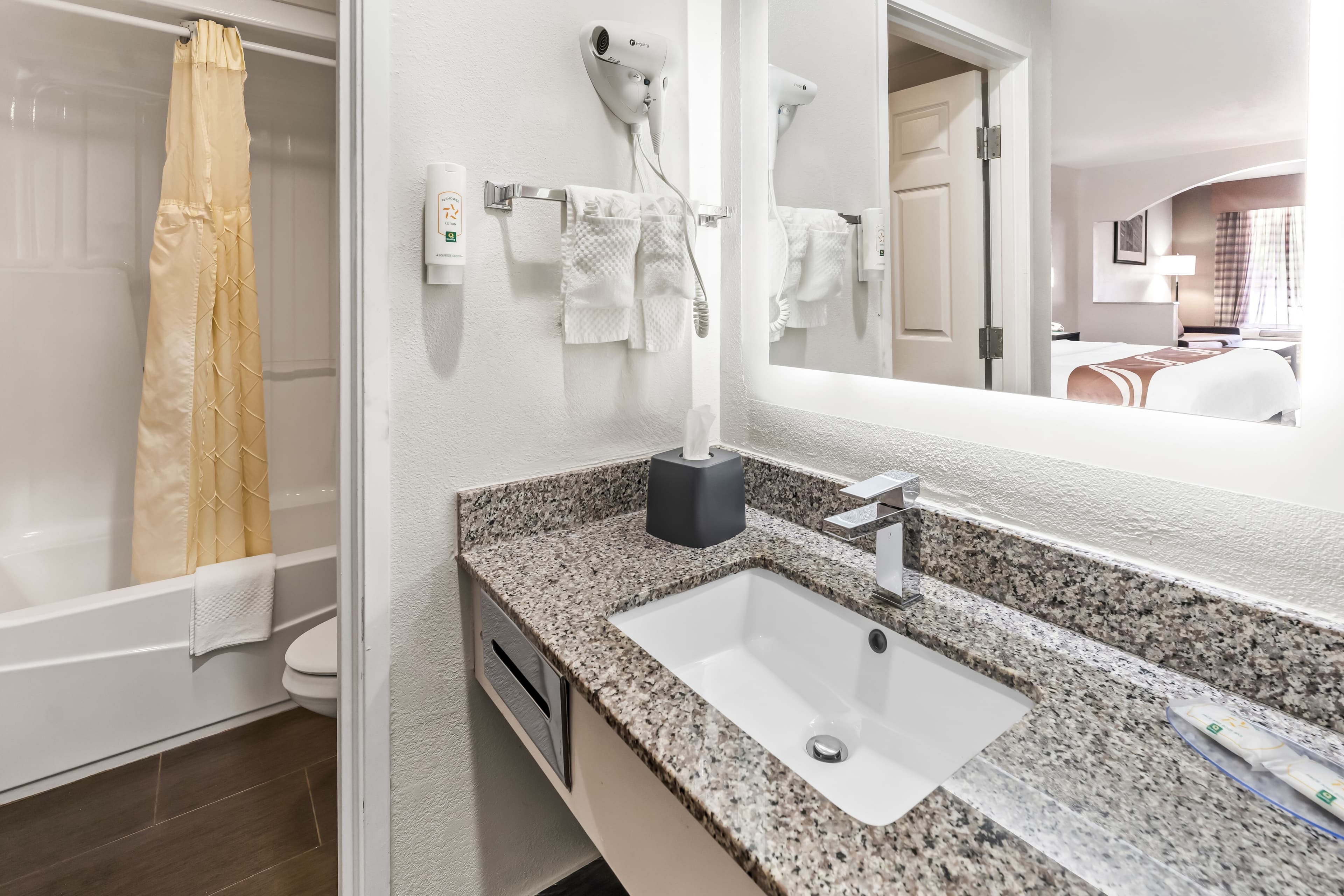Quality Inn & Suites near Robins Air Force Base — 36