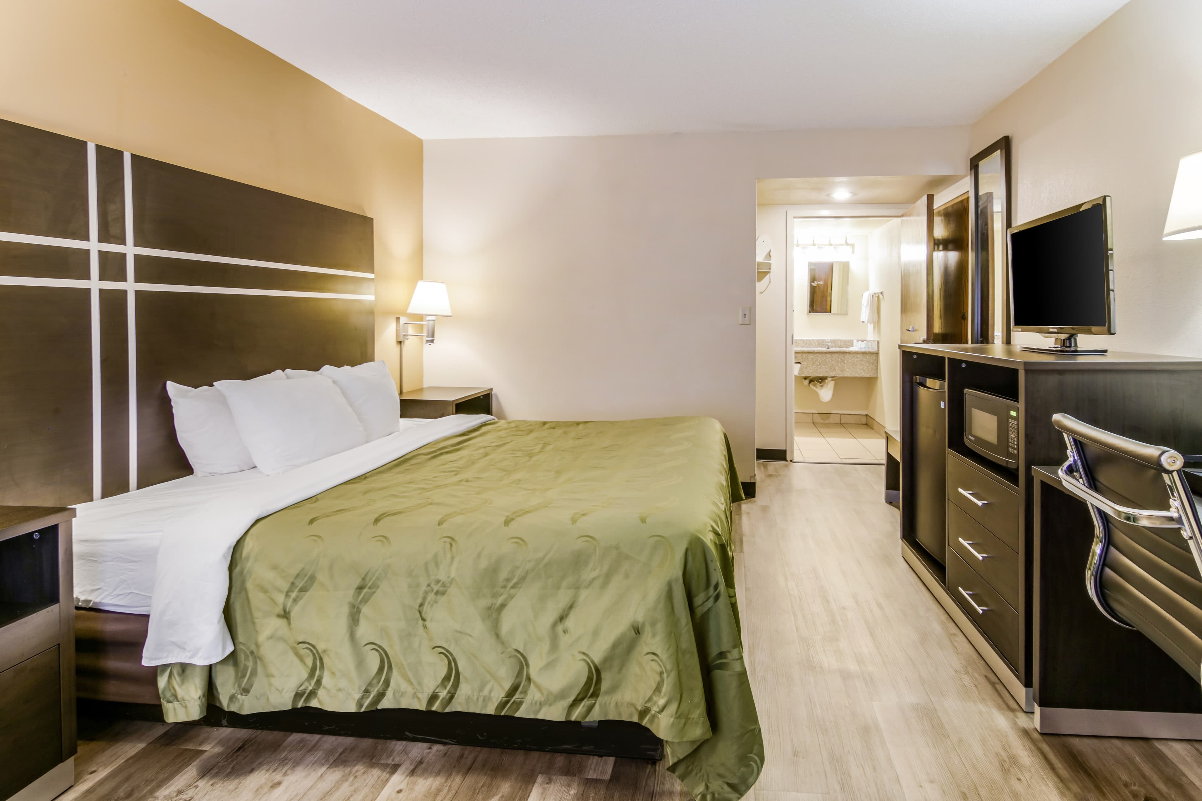 Quality Inn Stone Mountain - Image 3