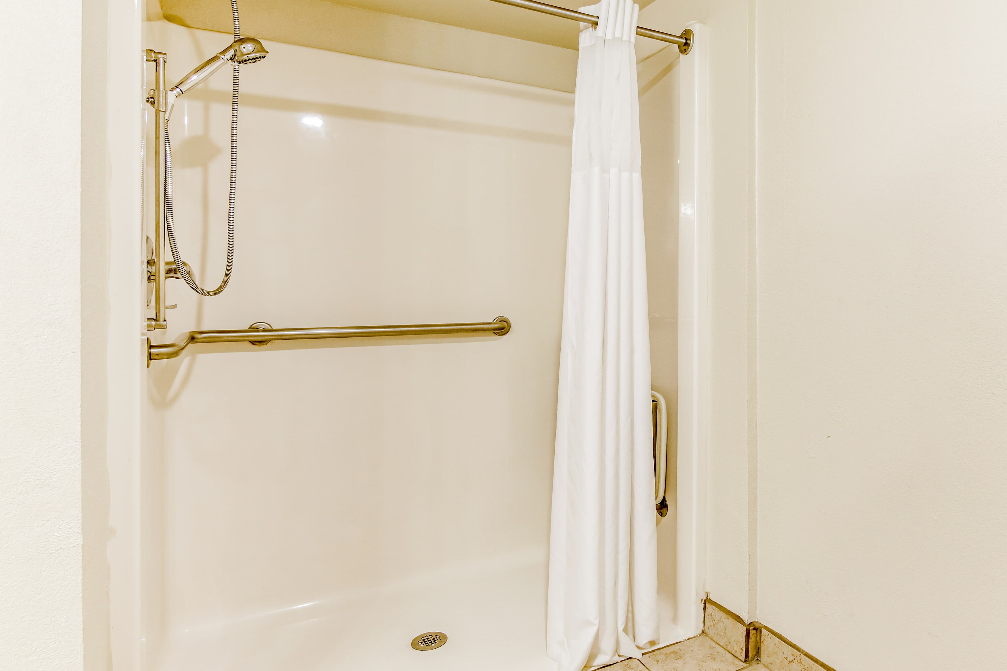 Quality Inn Stone Mountain - Image 5