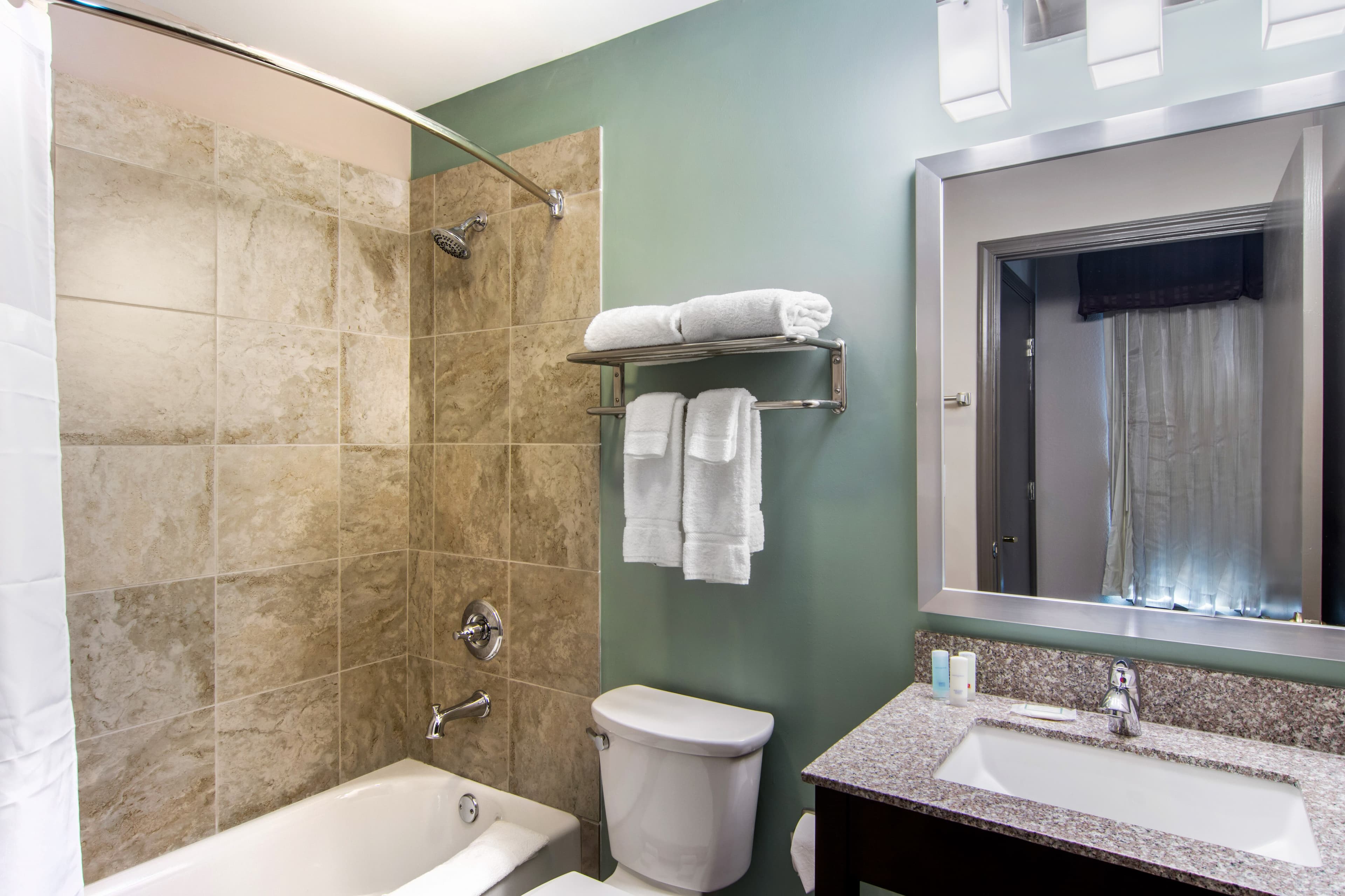 Clarion Inn & Suites Atlanta Downtown — 6