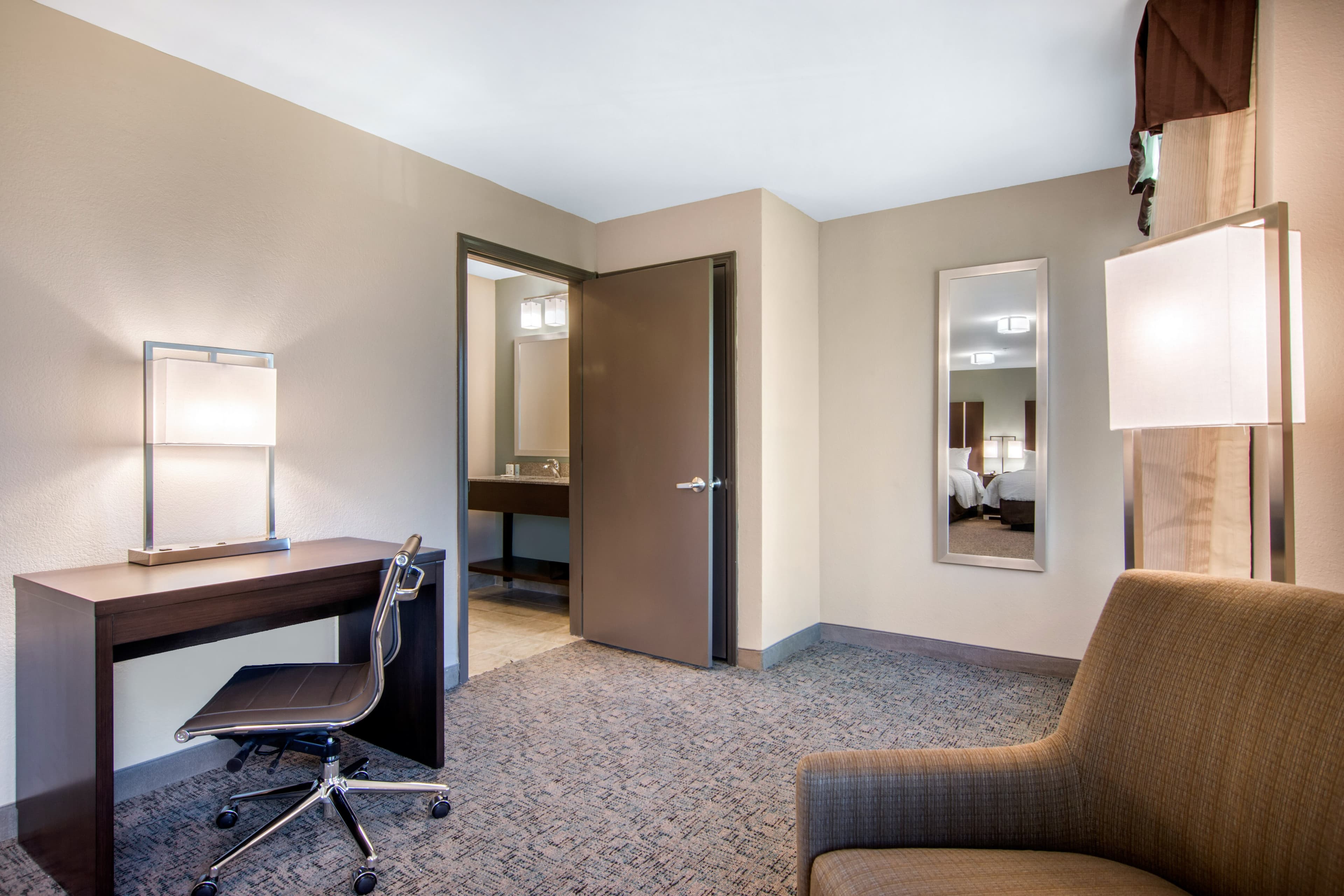 Clarion Inn & Suites Atlanta Downtown — 10