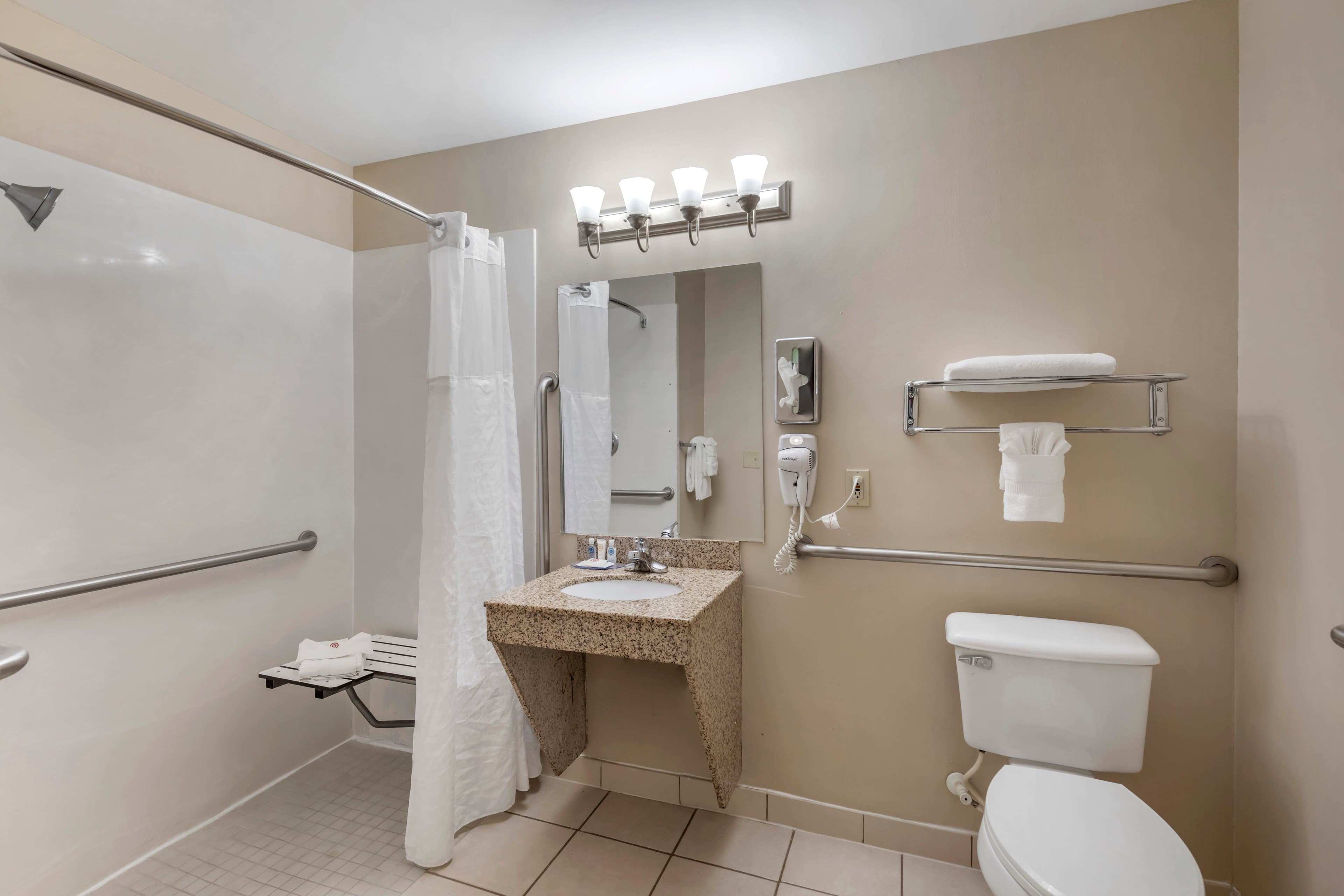 Comfort Inn & Suites Canton Riverstone Area — 6