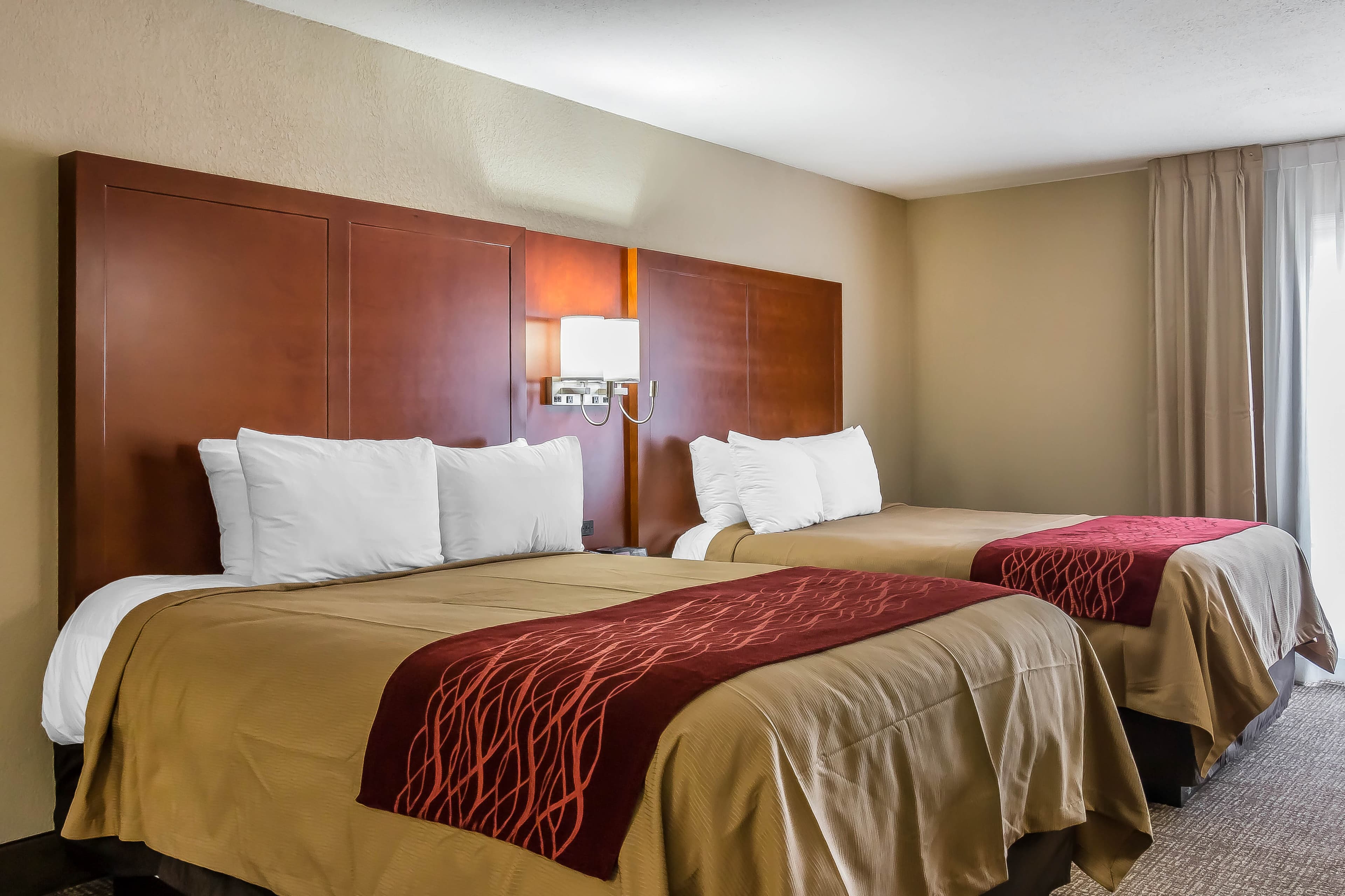 Comfort Inn Savannah Midtown — 12