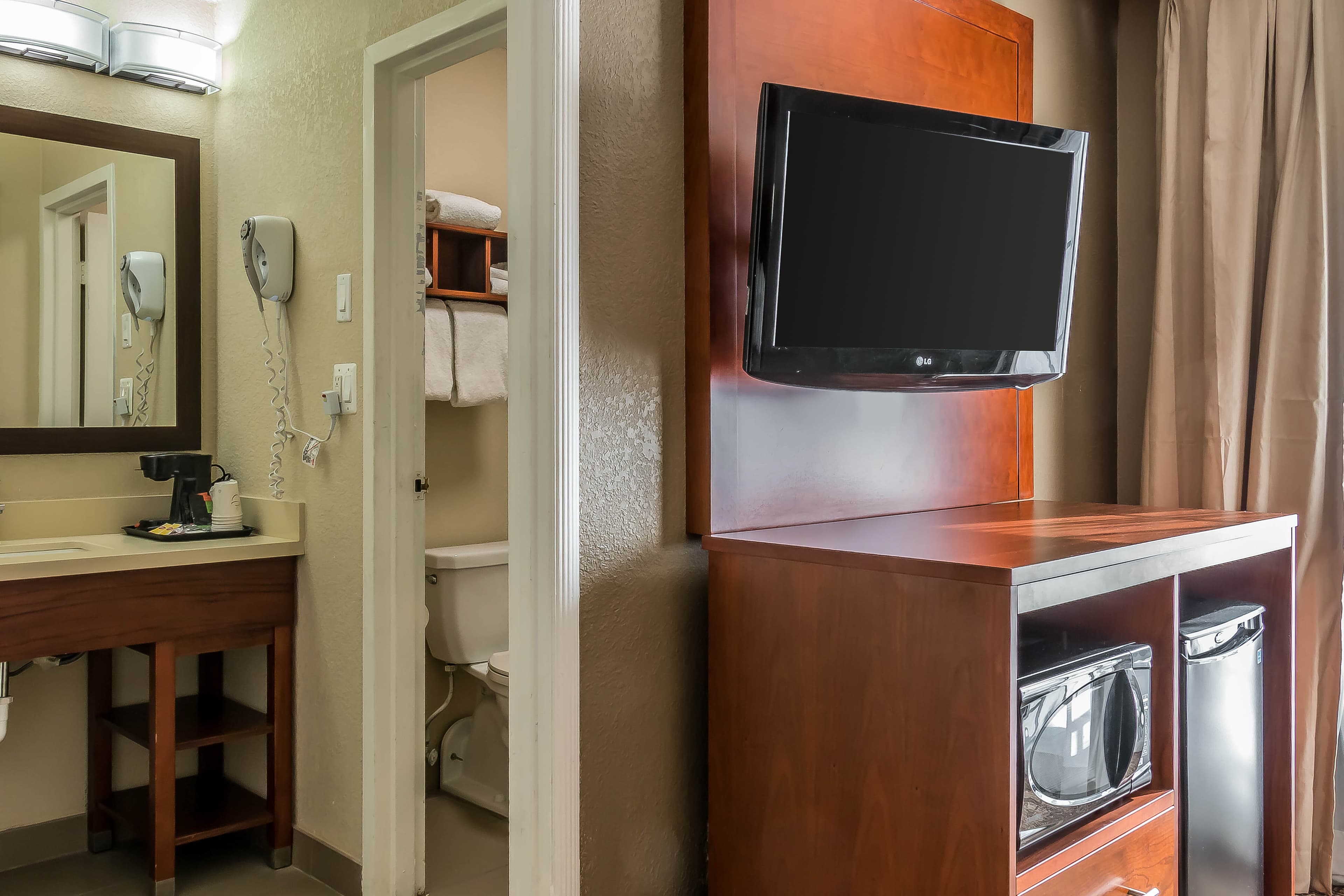 Comfort Inn Savannah Midtown — 11