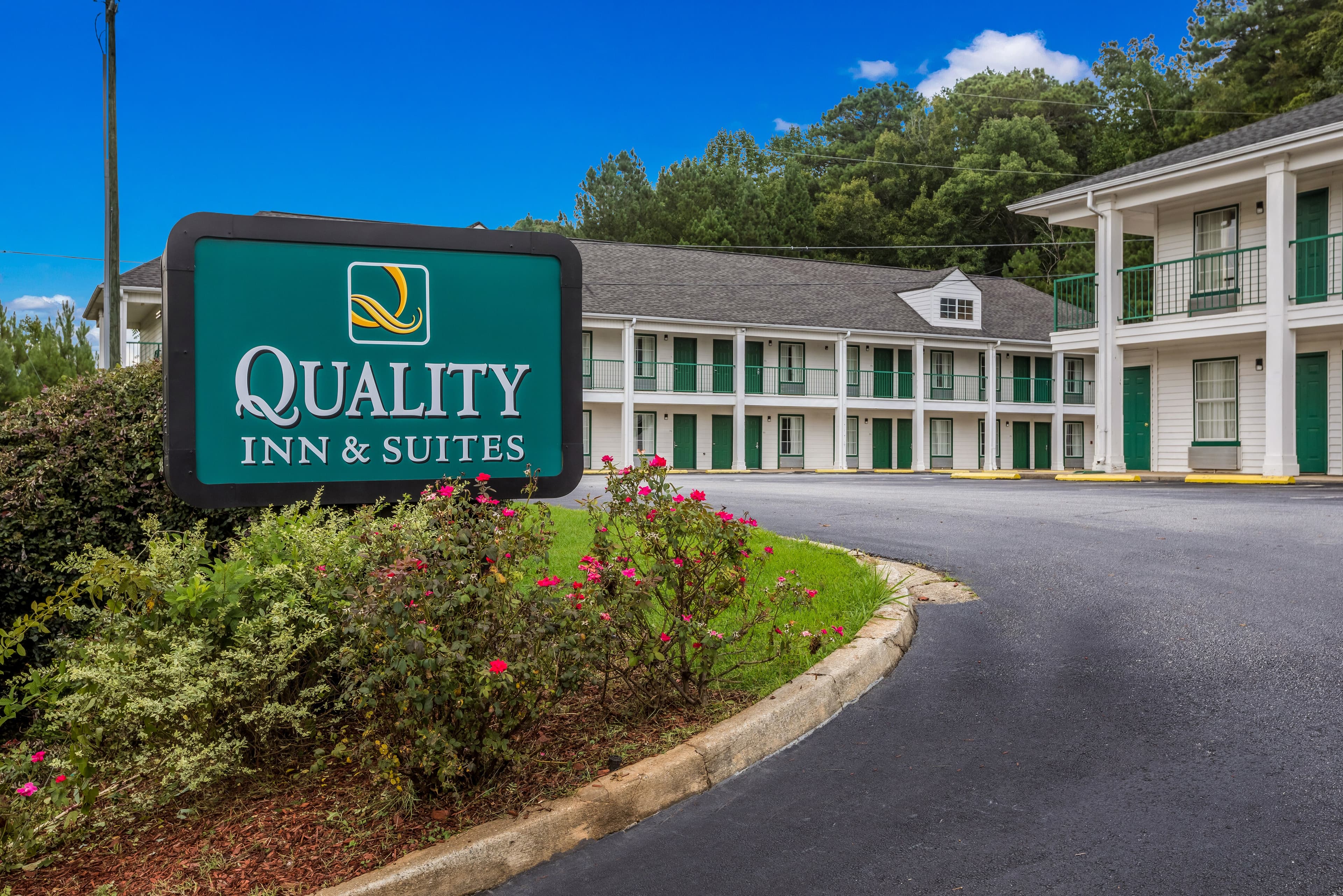 Quality Inn & Suites Greensboro near Lake Oconee - Image 1