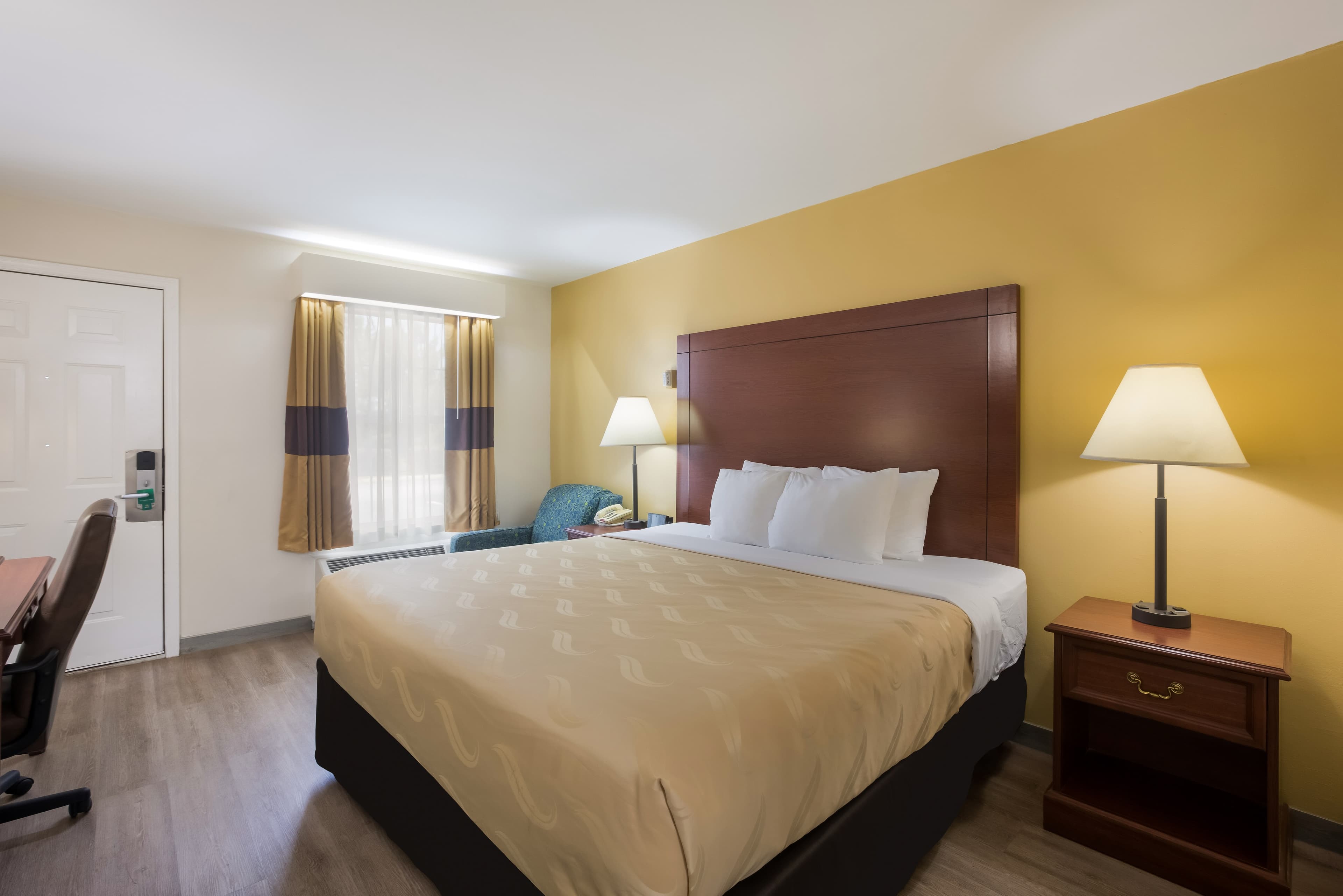 Quality Inn & Suites Greensboro near Lake Oconee — 6