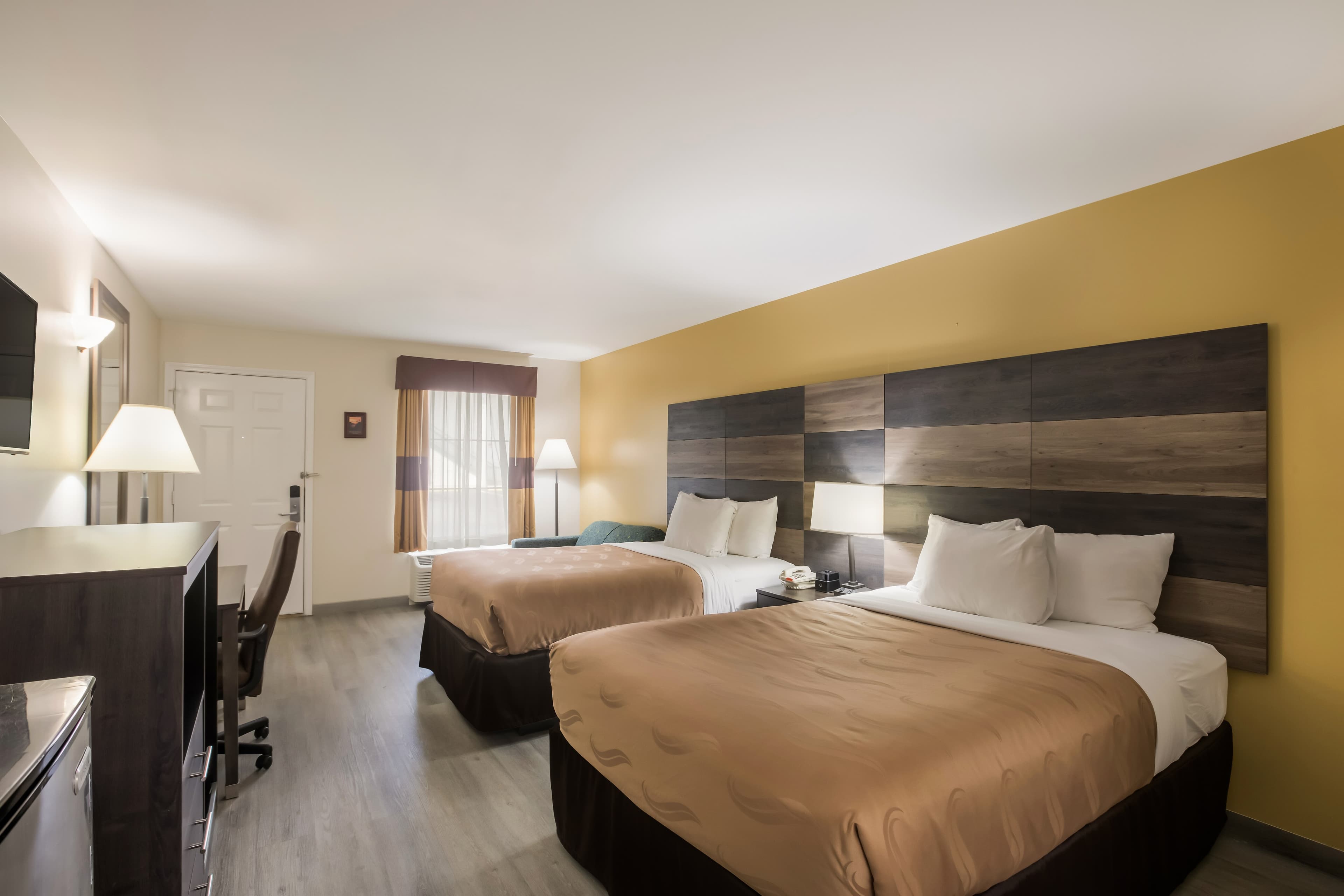 Quality Inn & Suites Greensboro near Lake Oconee — 26