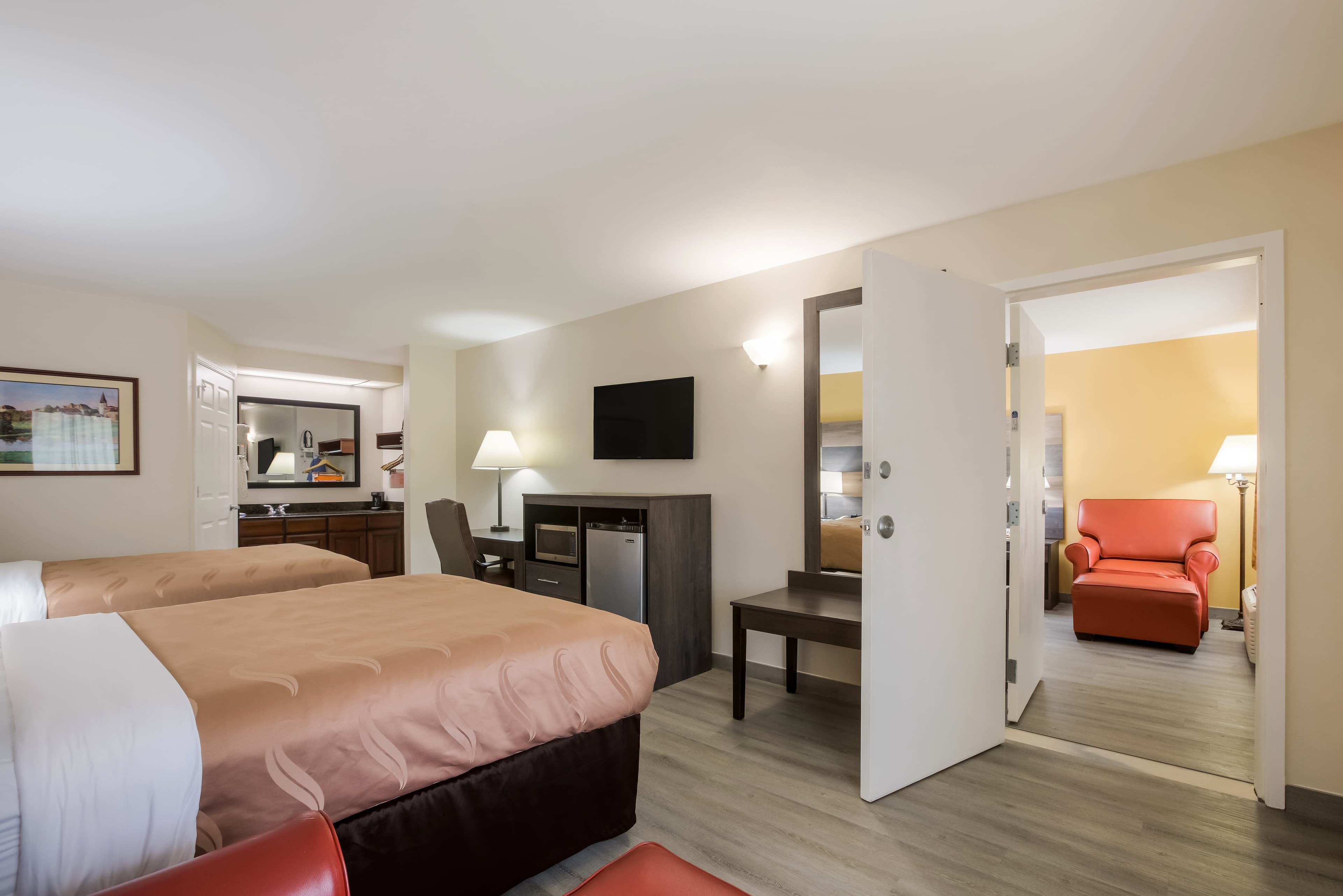 Quality Inn & Suites Greensboro near Lake Oconee - Image 4