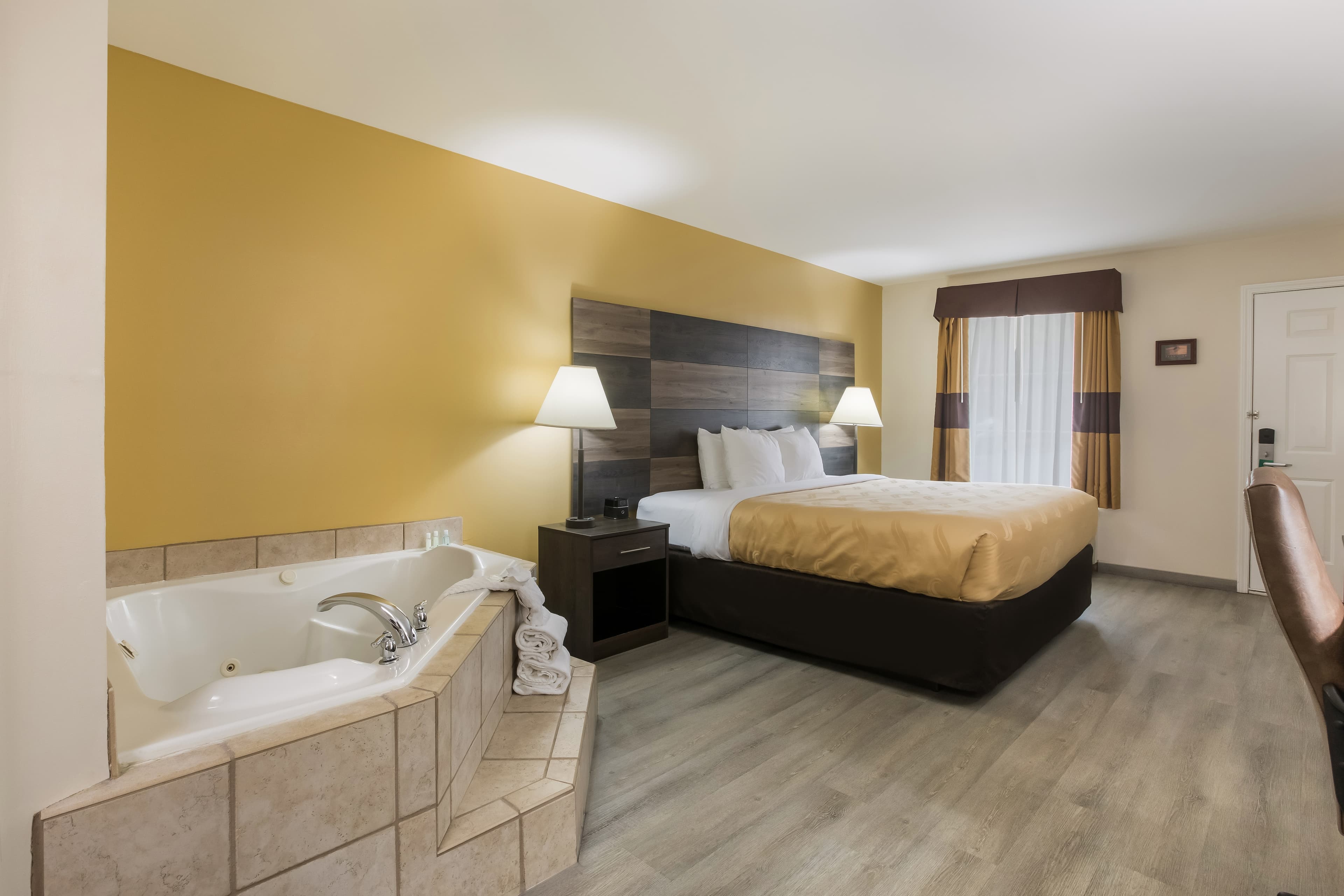 Quality Inn & Suites Greensboro near Lake Oconee — 39