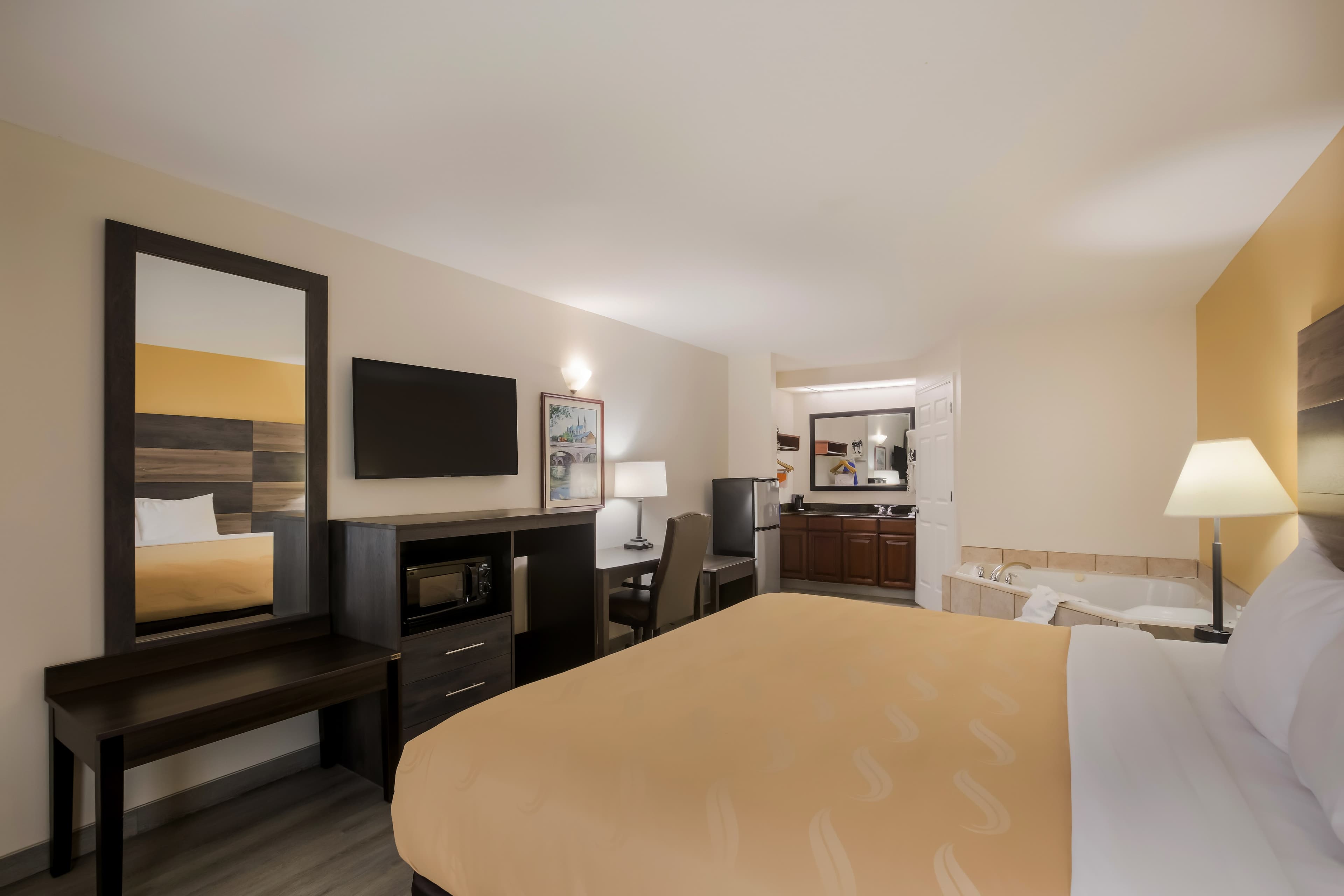 Quality Inn & Suites Greensboro near Lake Oconee — 43
