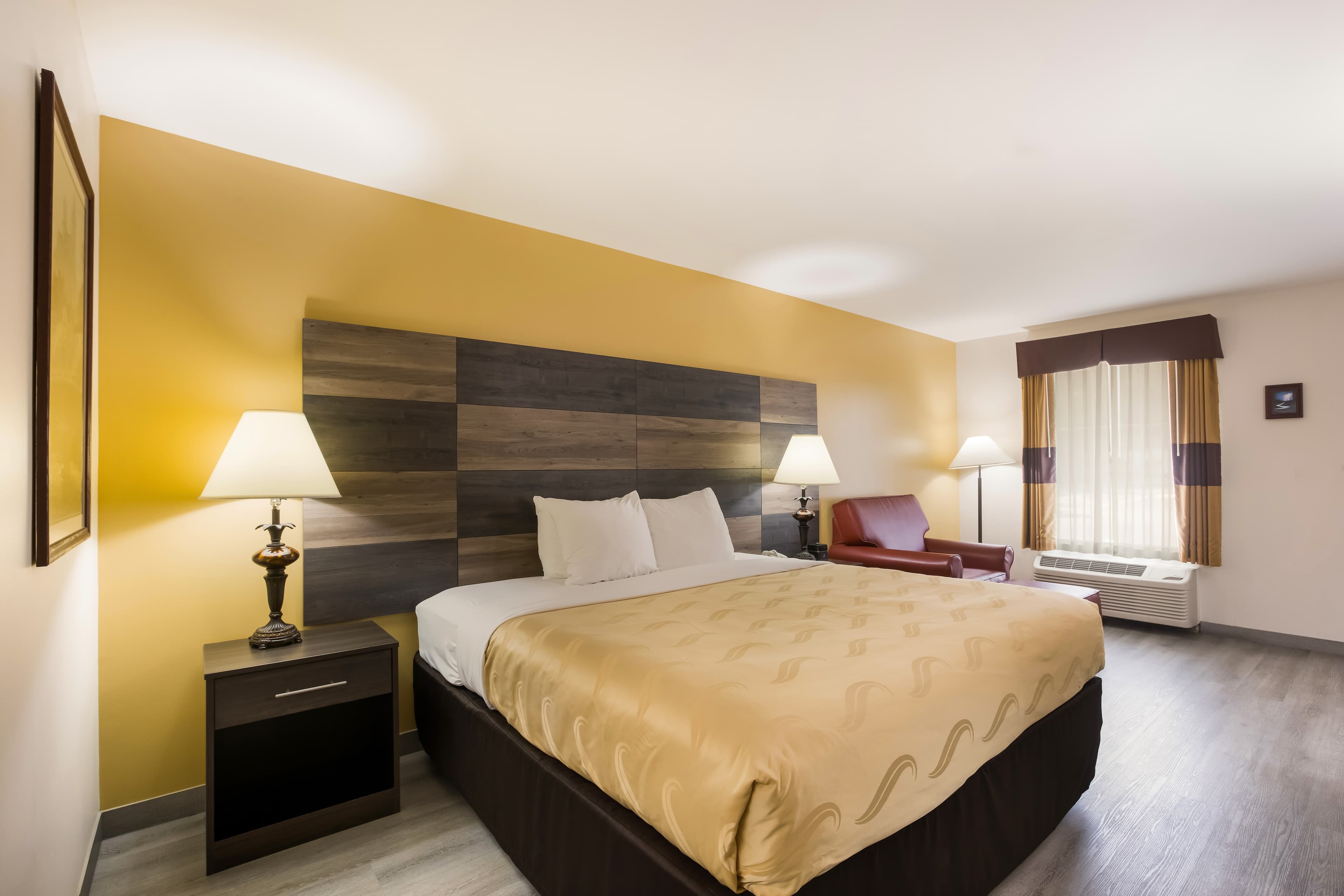 Quality Inn & Suites Greensboro near Lake Oconee — 38