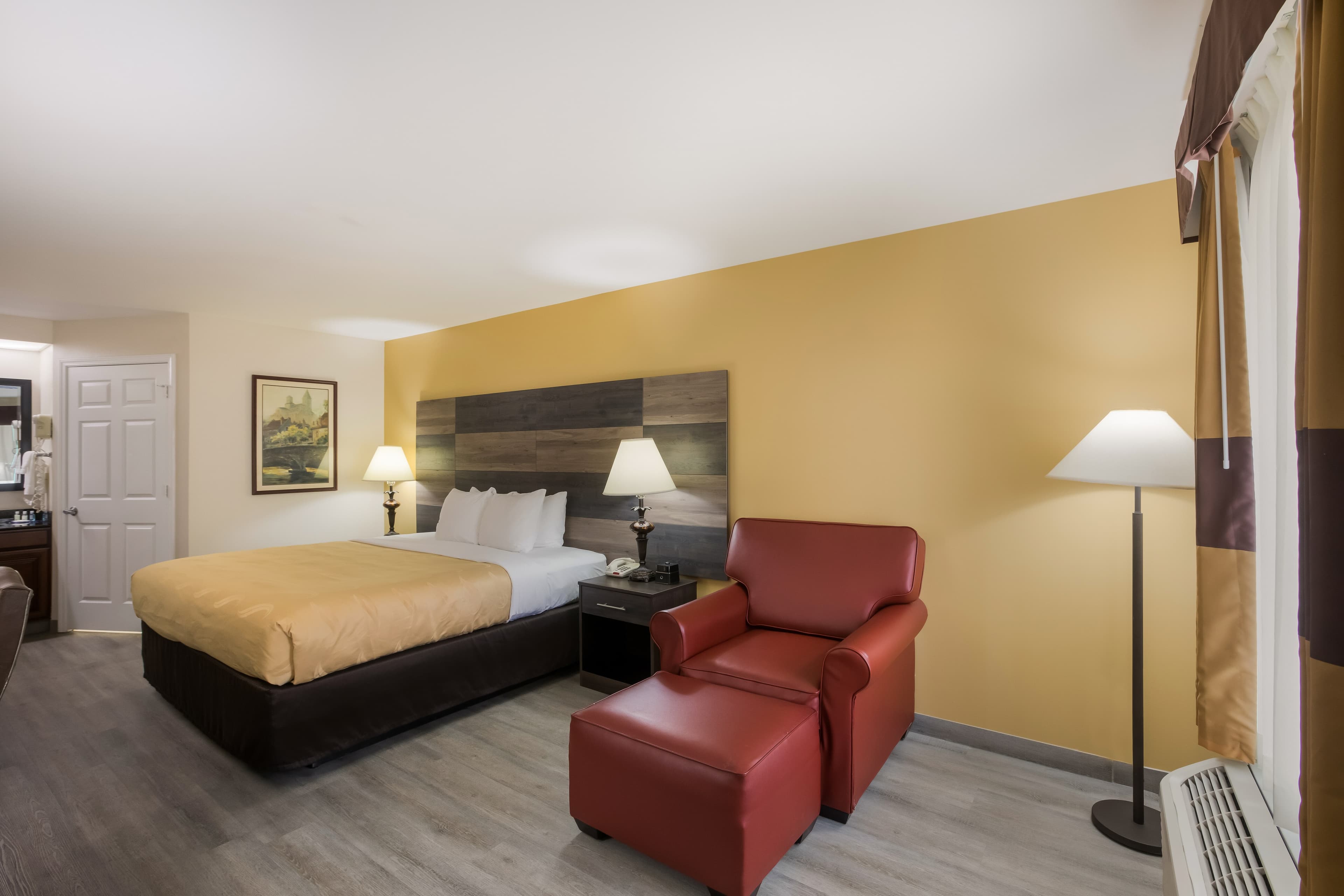 Quality Inn & Suites Greensboro near Lake Oconee — 41