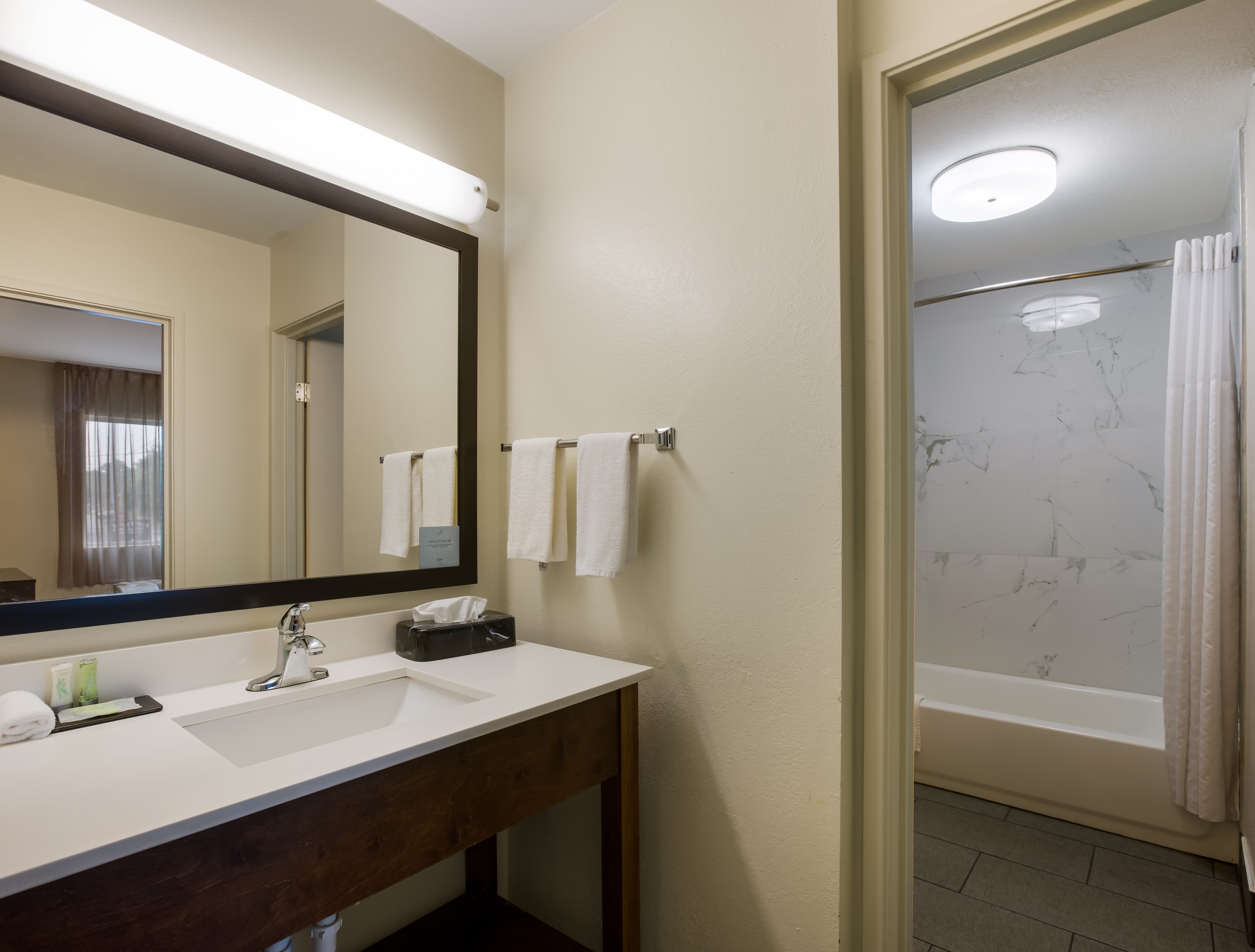 Sleep Inn Savannah Midtown - Image 4