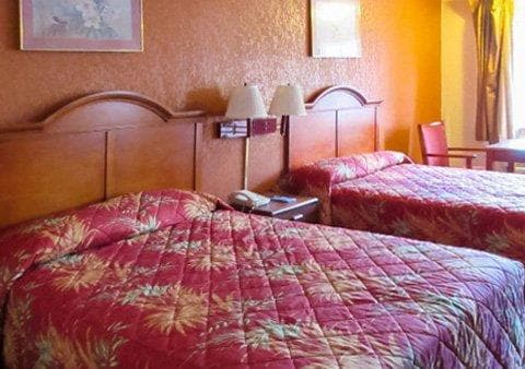 Rodeway Inn Forsyth near GA Public Safety Training Center - Image 3