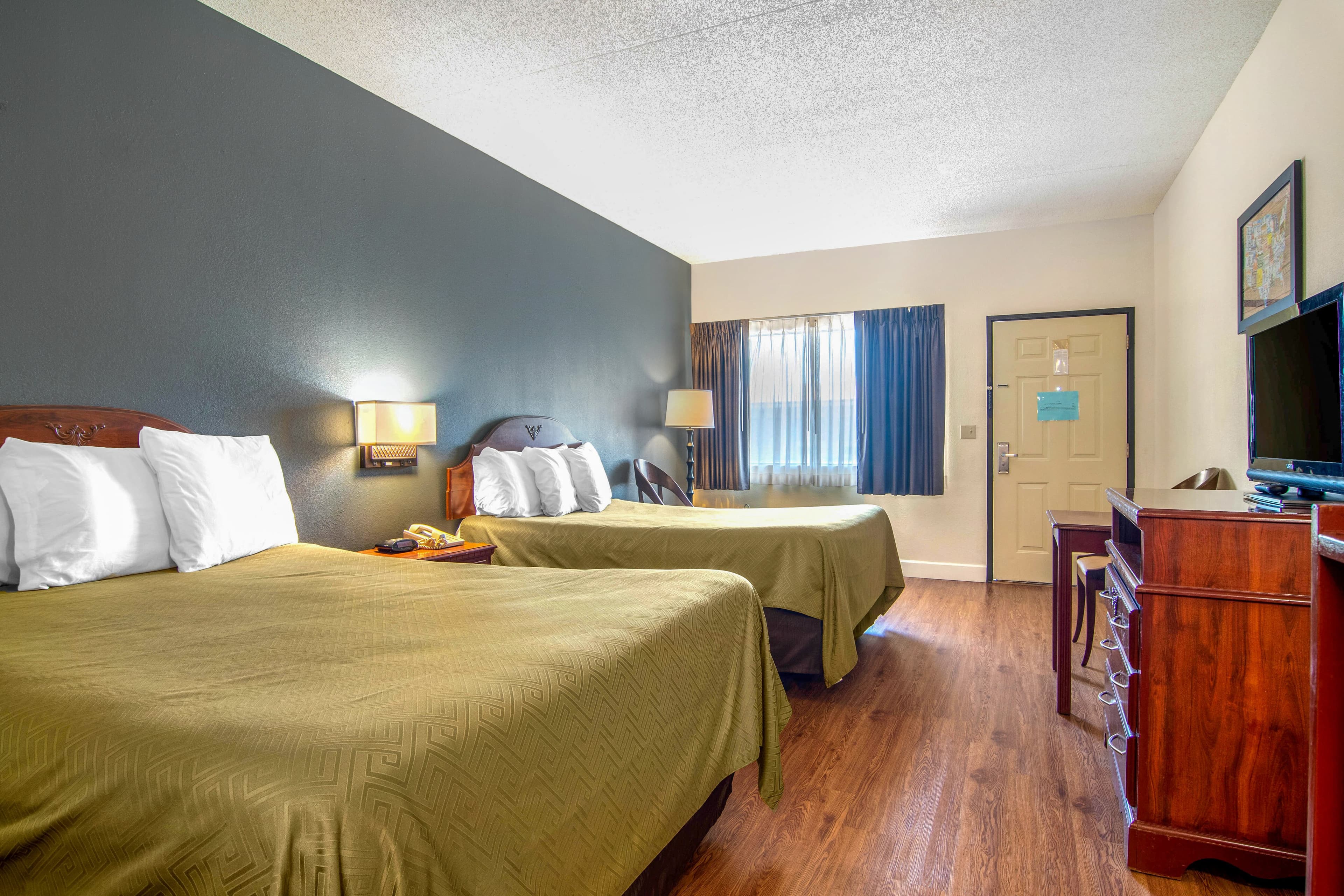 Econo Lodge Inn & Suites near Chickamauga Battlefield — 20