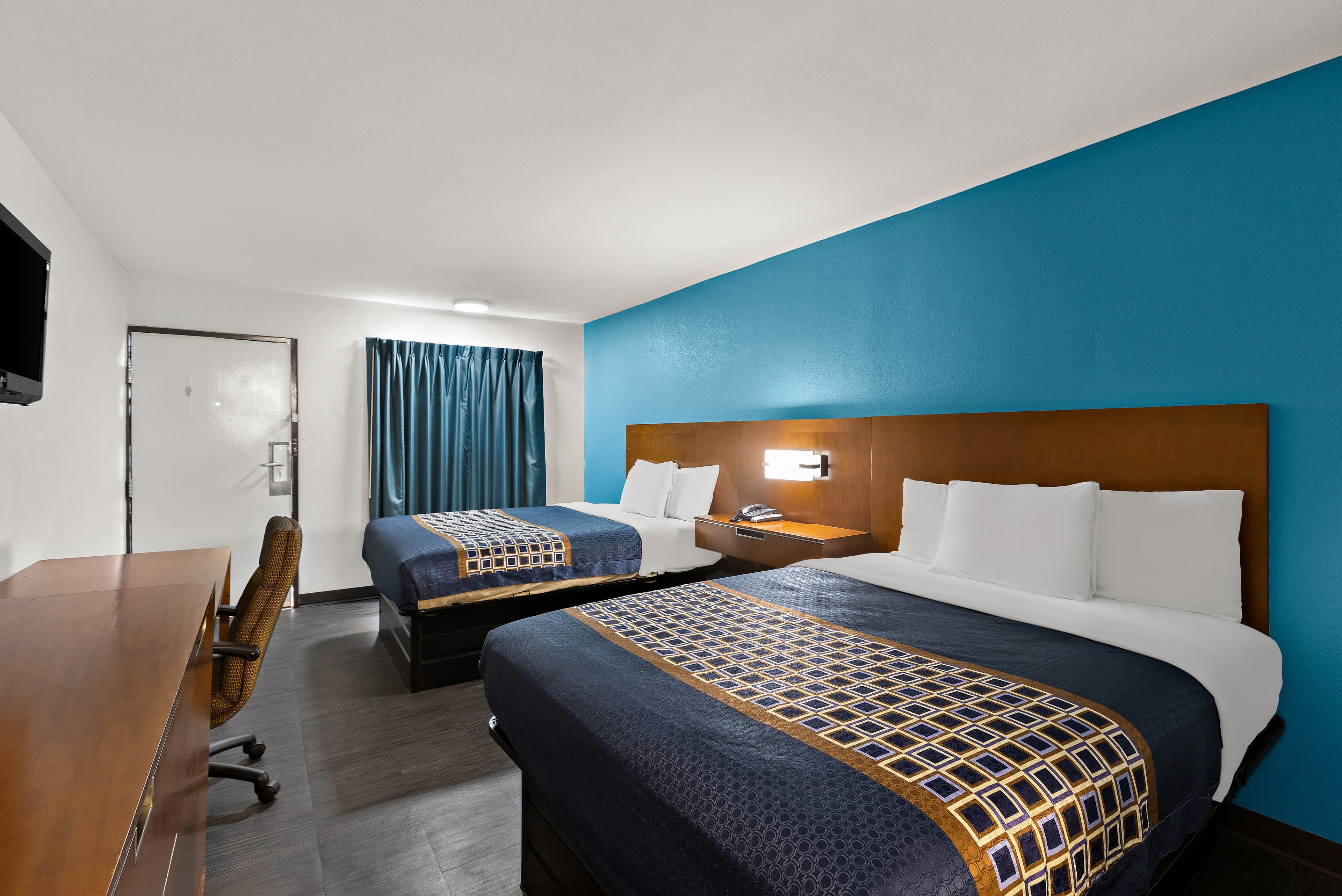 Rodeway Inn Commerce - Image 5