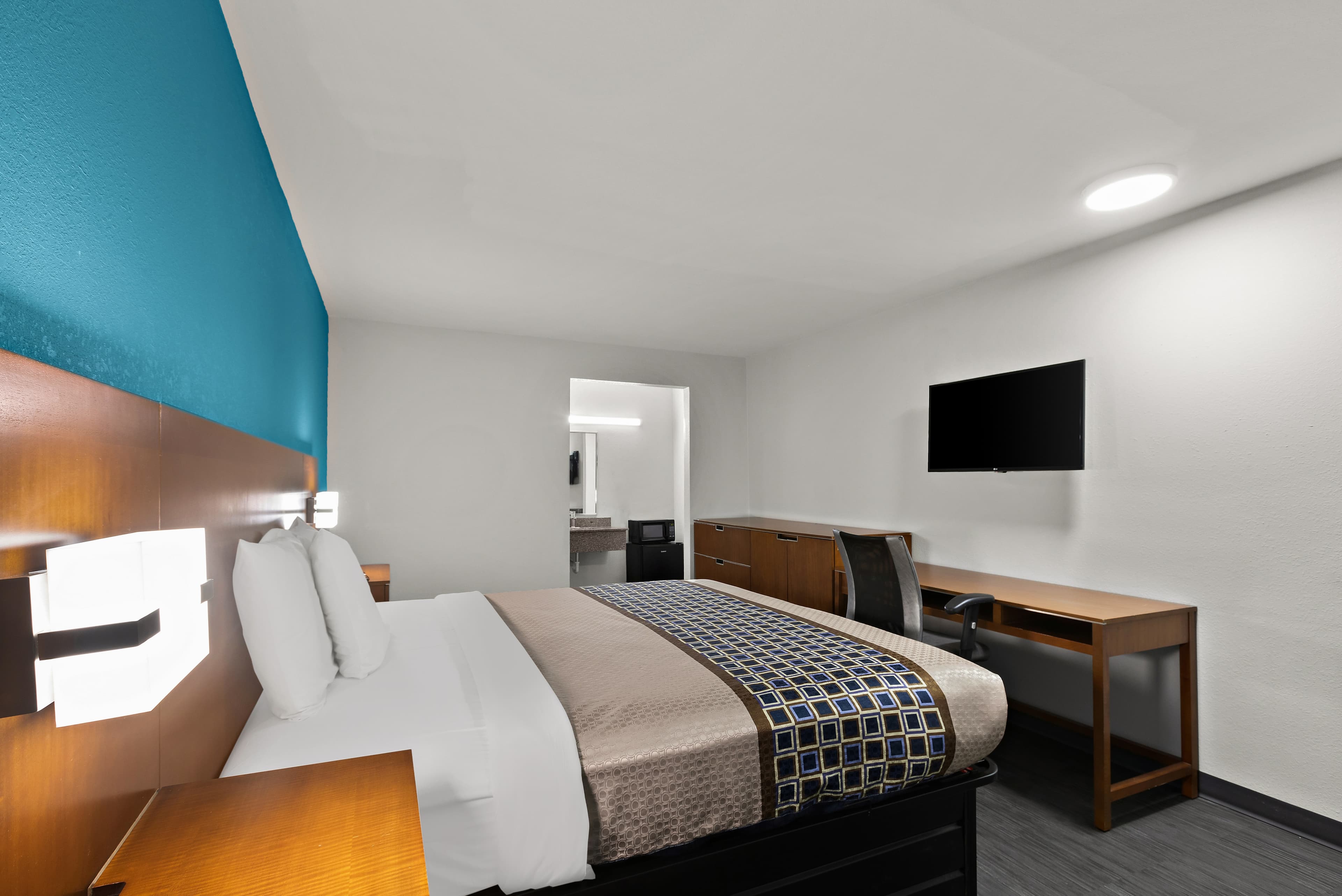 Rodeway Inn Commerce — 13
