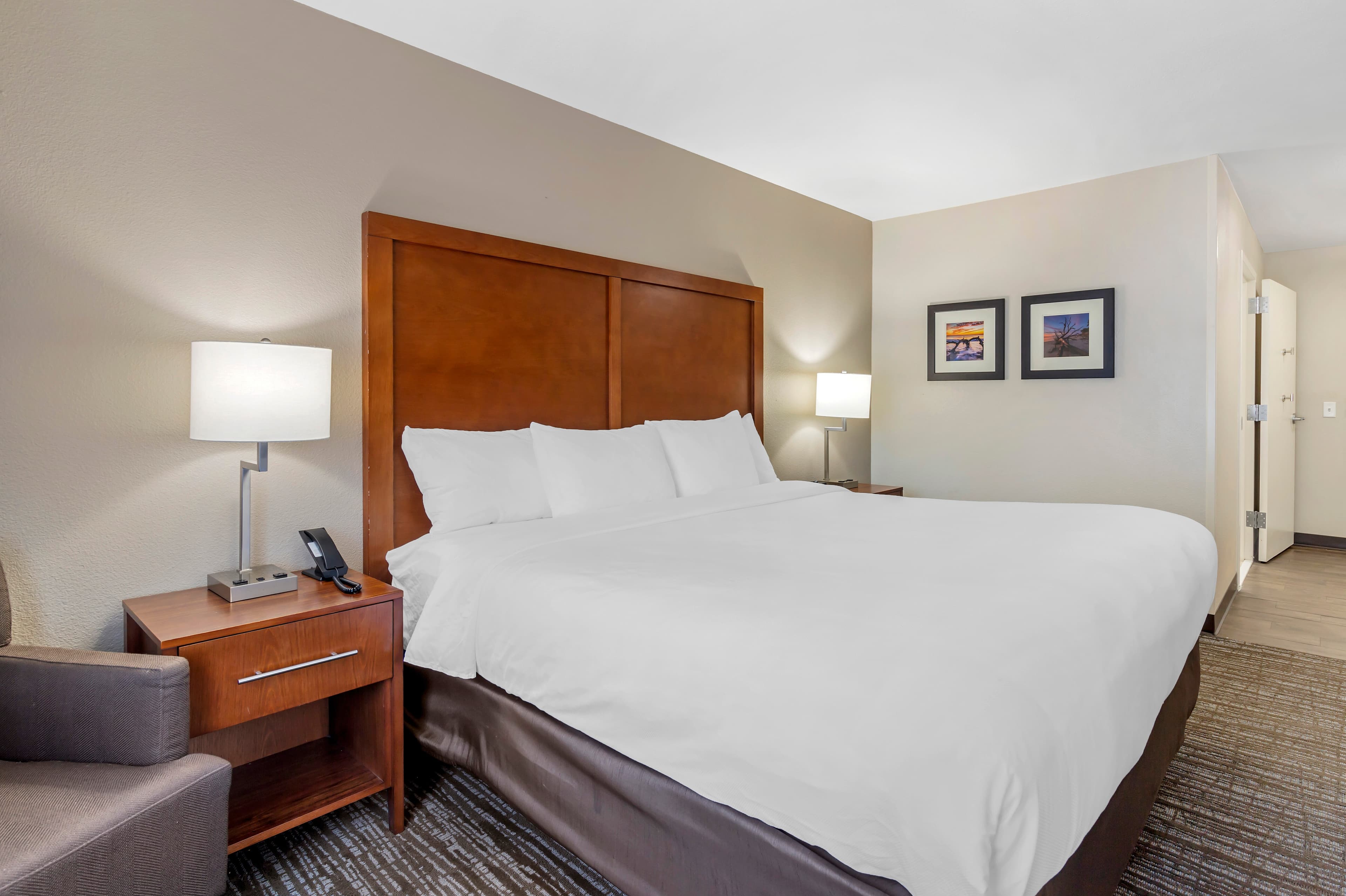Comfort Inn & Suites Brunswick I-95 - Image 2