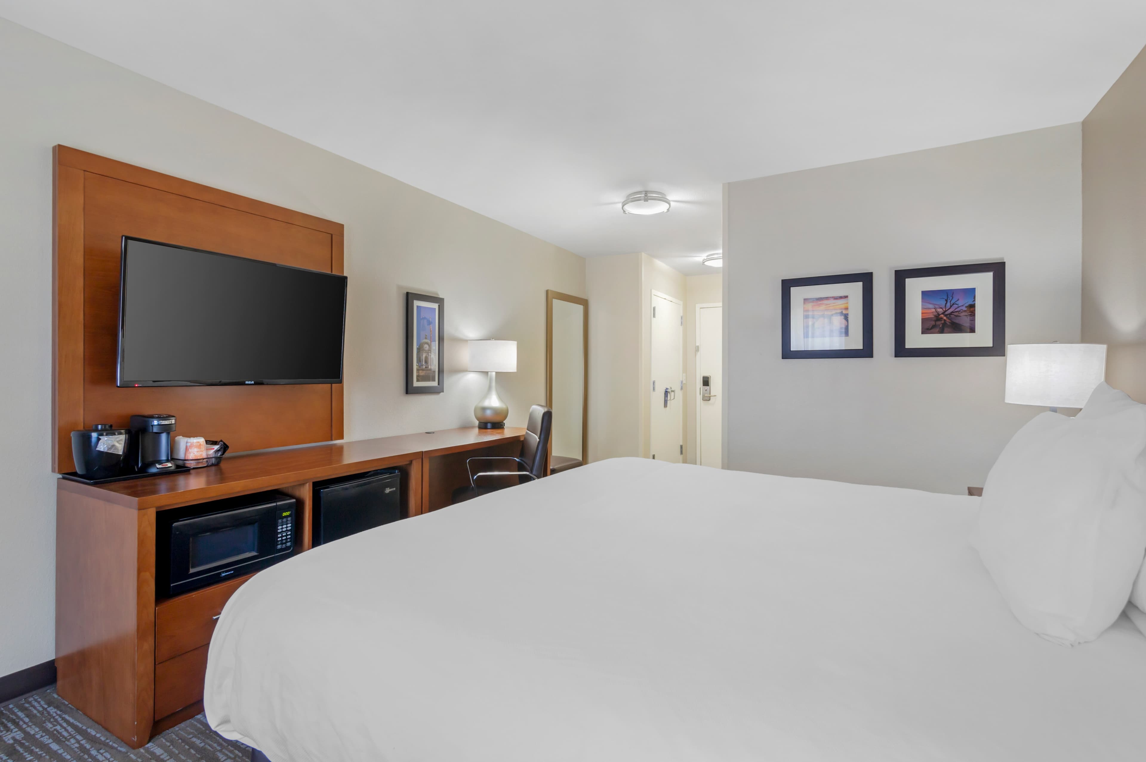 Comfort Inn & Suites Brunswick I-95 — 8