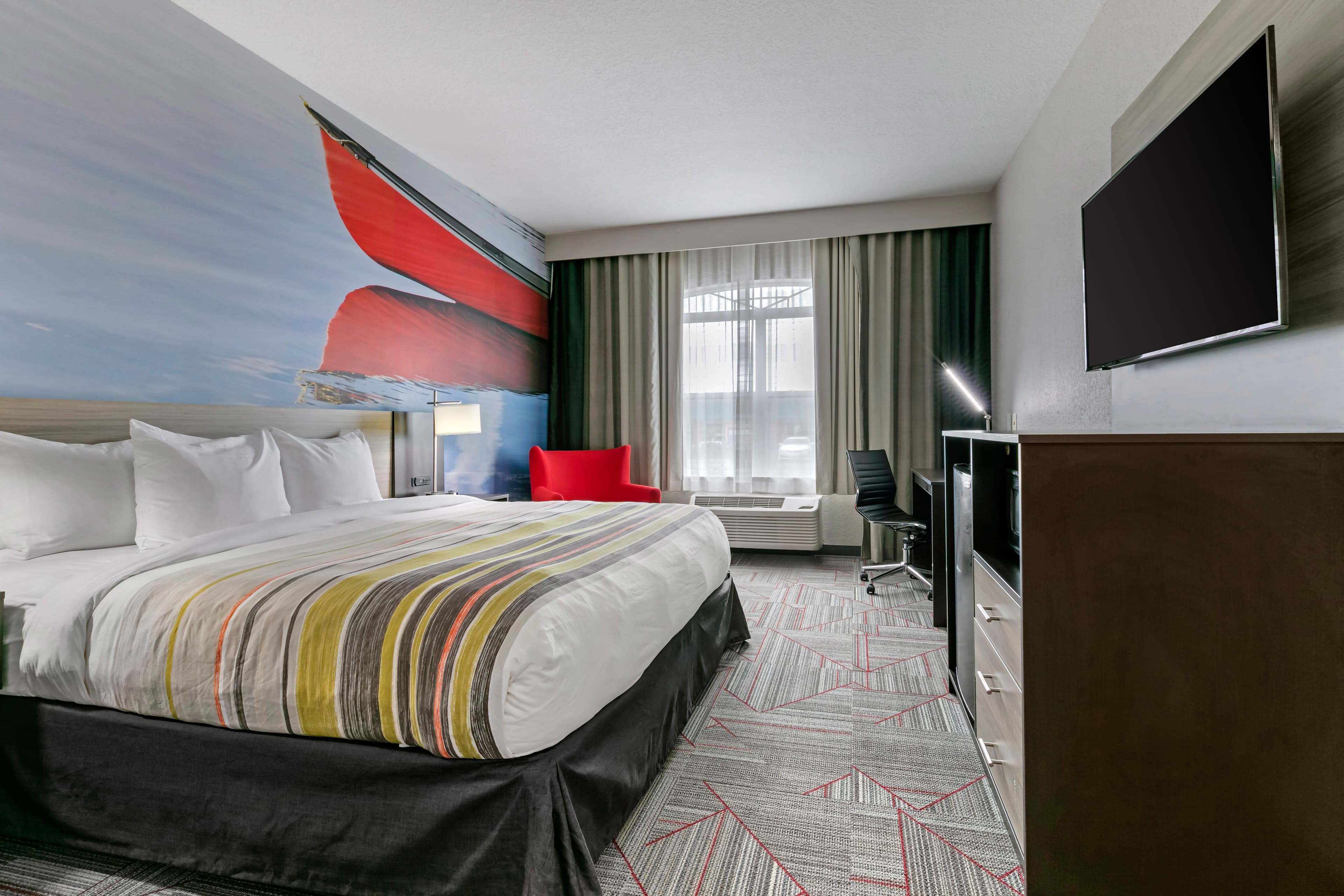 Clarion Pointe Columbus-Bradley Park - Image 3