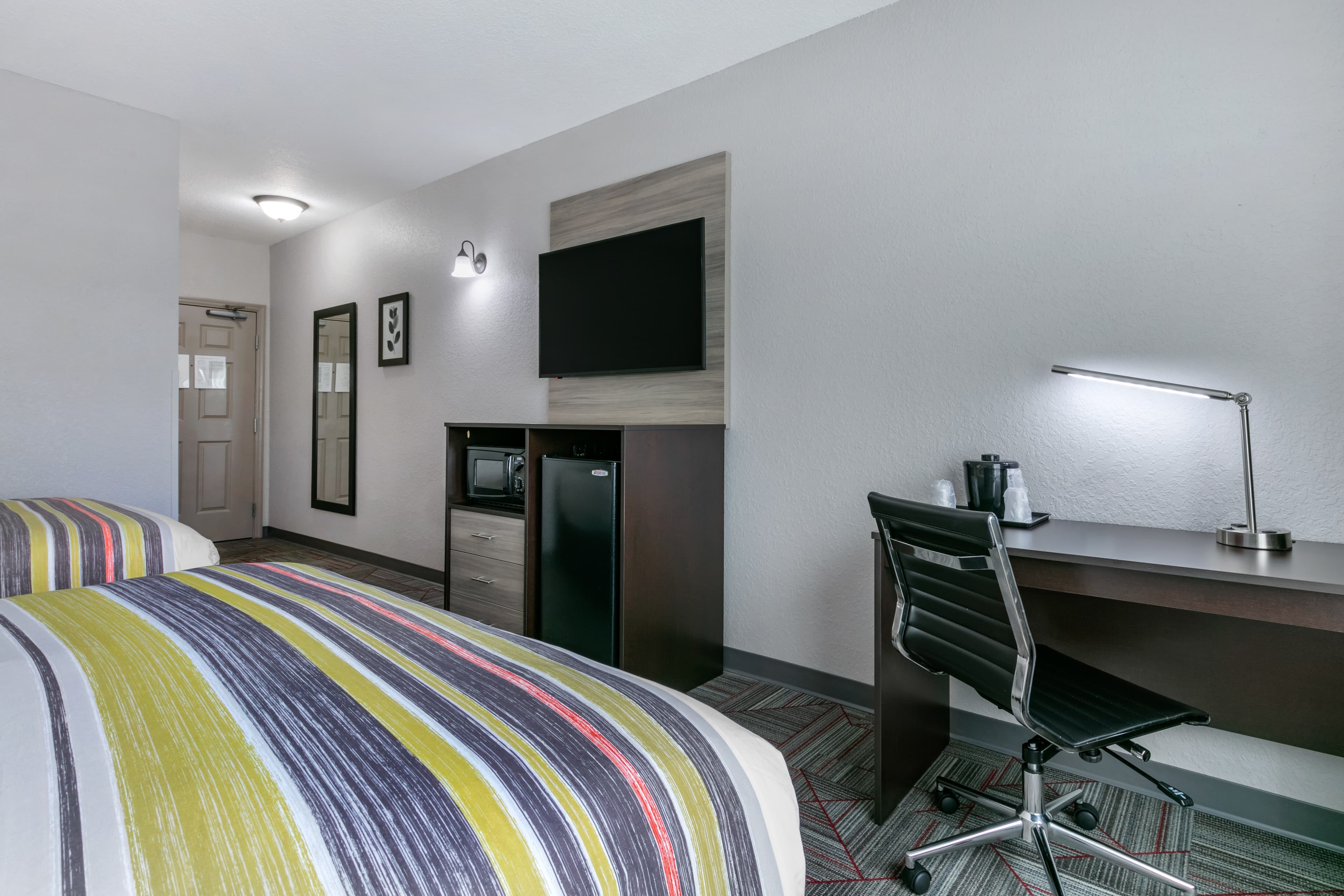 Clarion Pointe Columbus-Bradley Park — 13