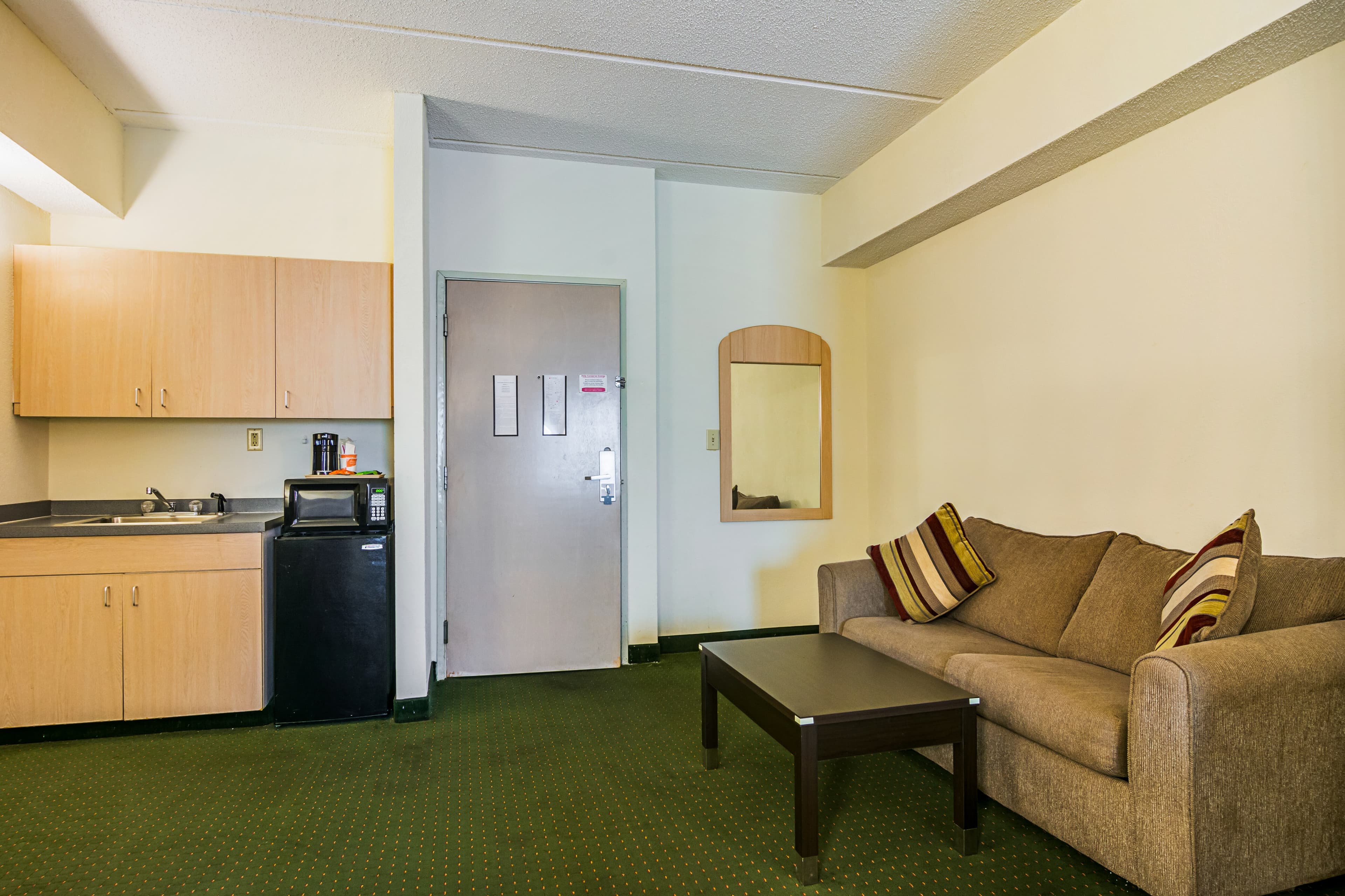 Quality Suites Atlanta Airport East - Image 3