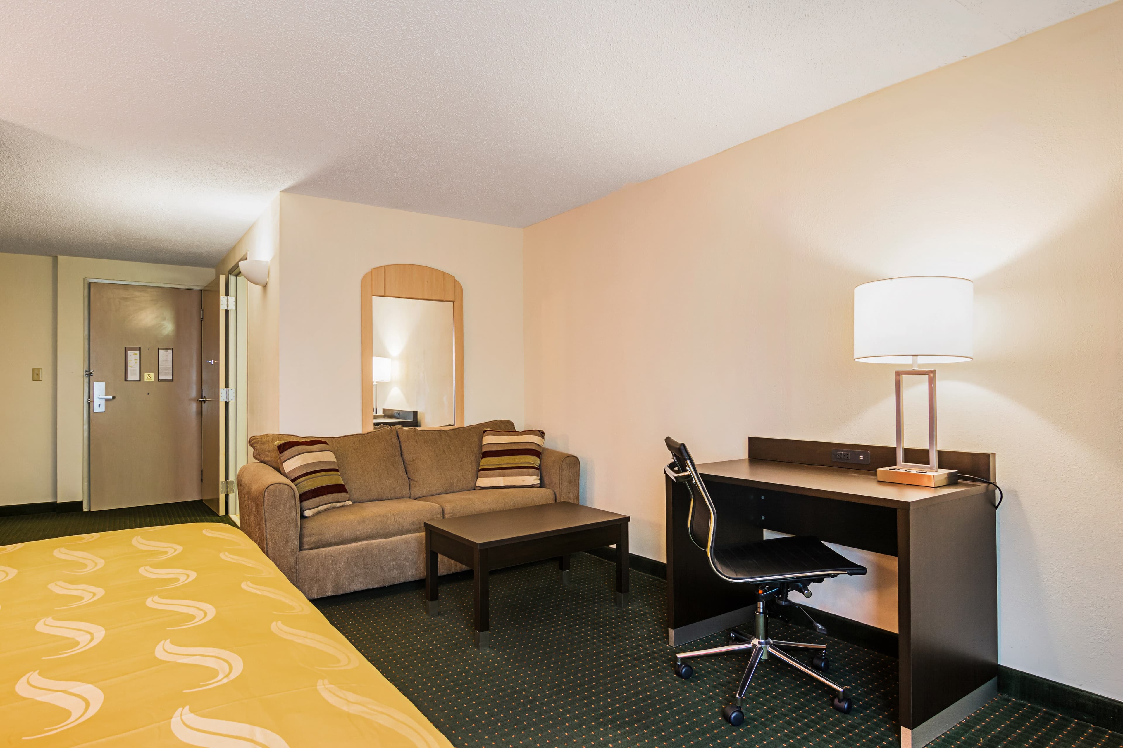 Quality Suites Atlanta Airport East — 13