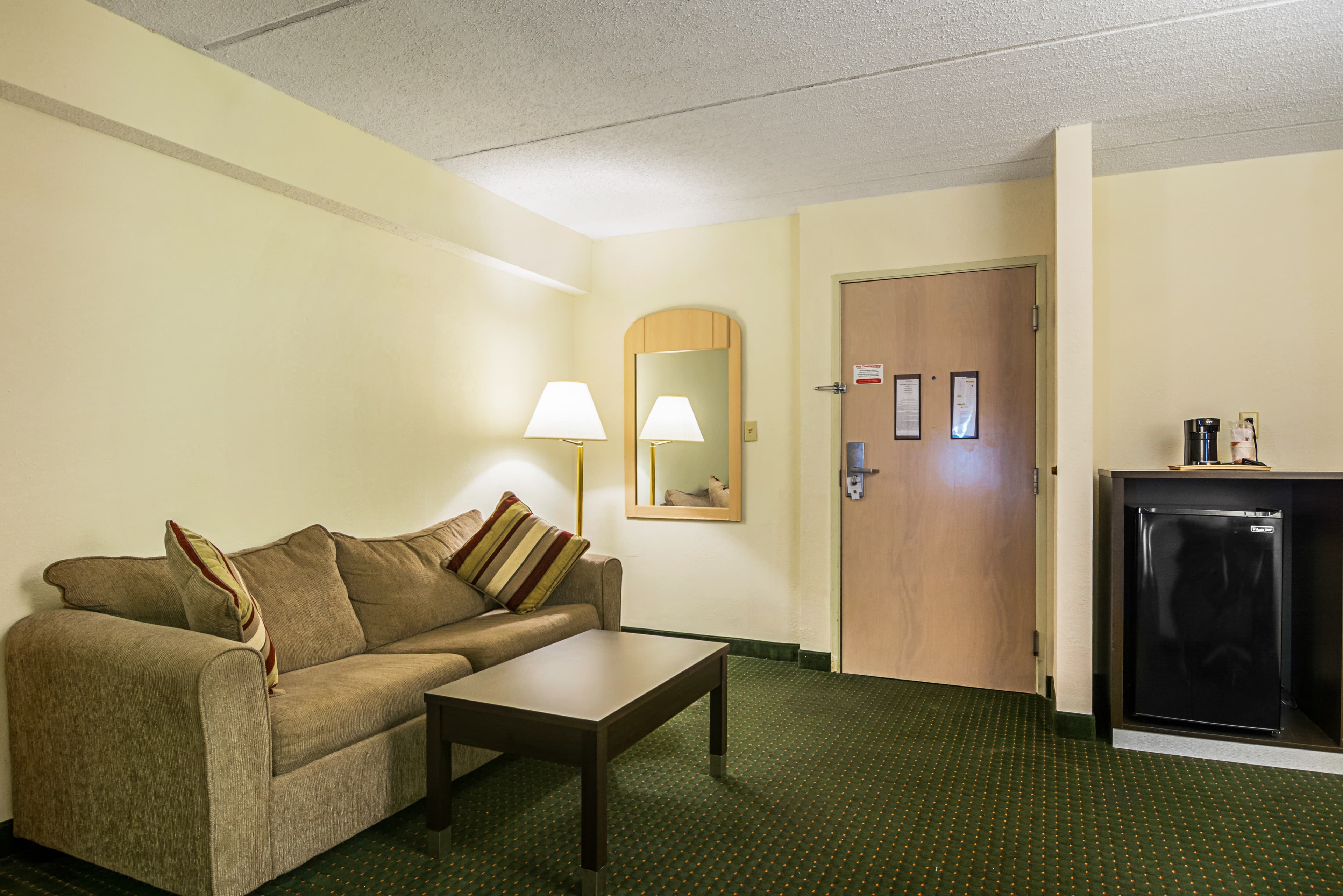 Quality Suites Atlanta Airport East — 8