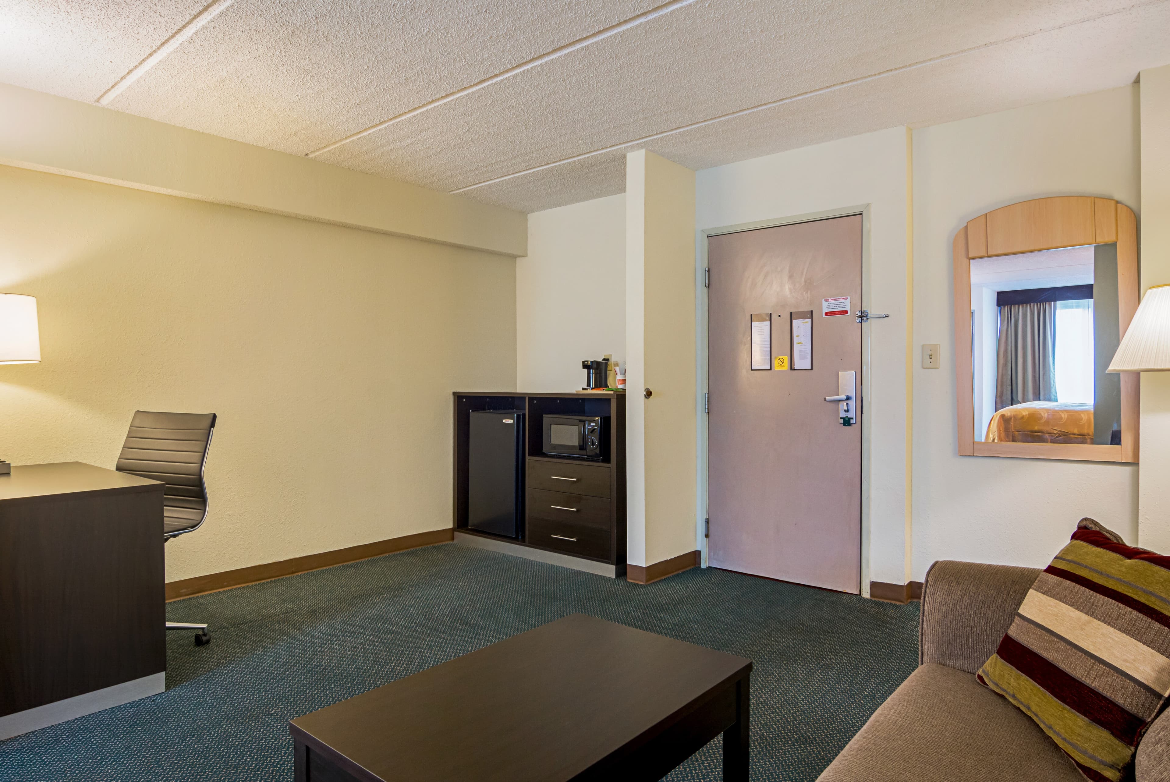 Quality Suites Atlanta Airport East — 17