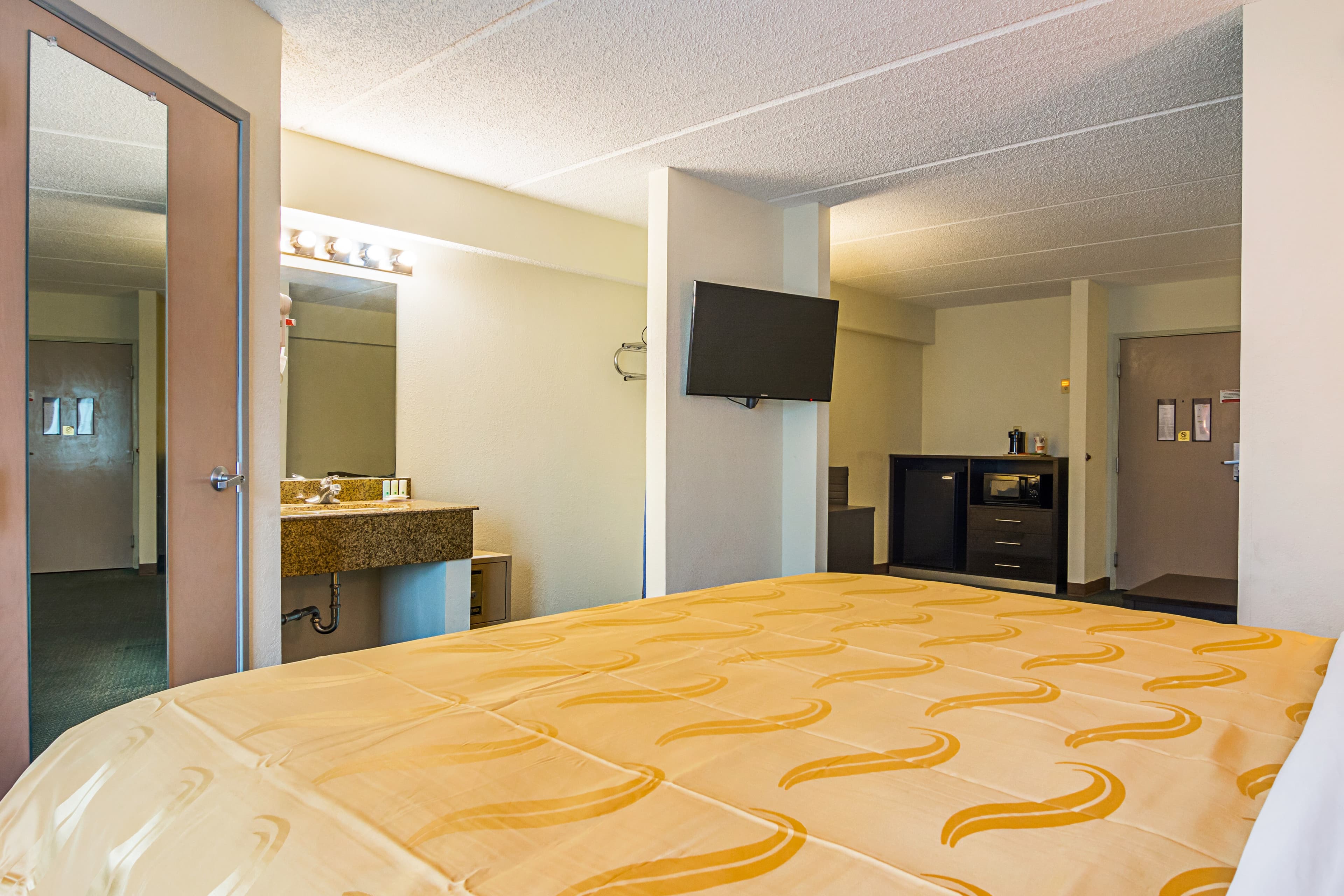 Quality Suites Atlanta Airport East — 19