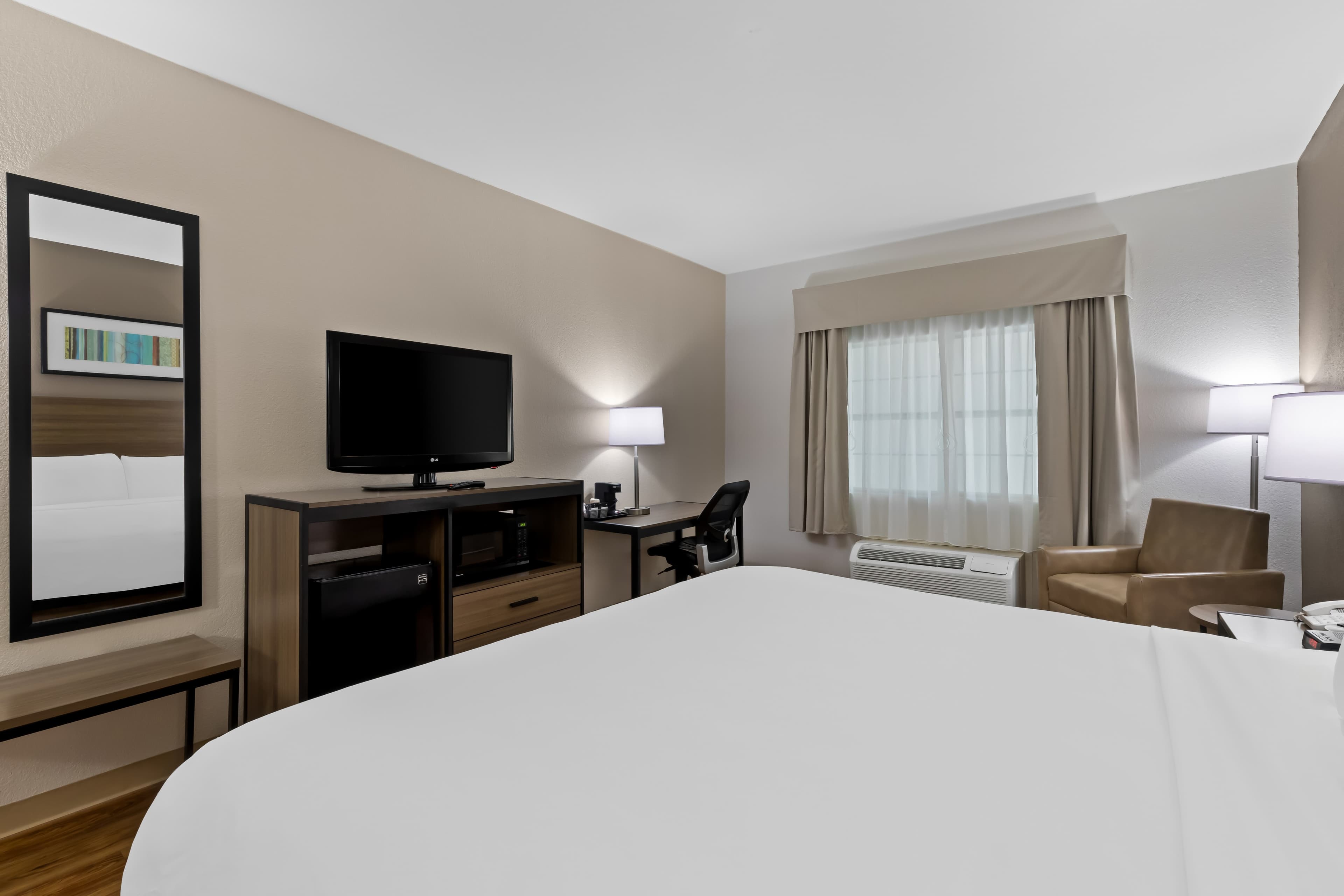 Quality Inn Fayetteville near Historic Downtown Square - Image 3