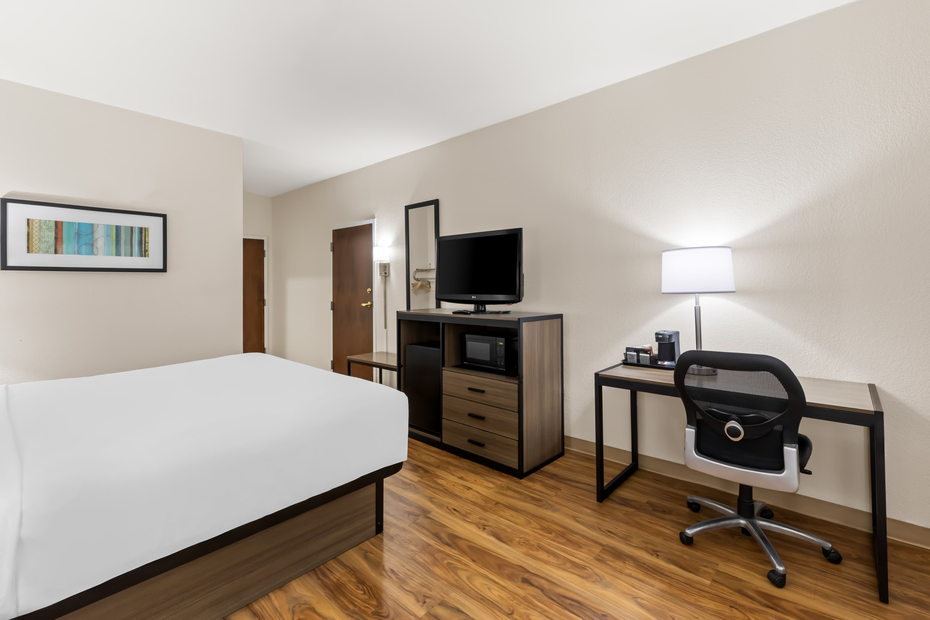 Quality Inn Fayetteville near Historic Downtown Square - Image 4