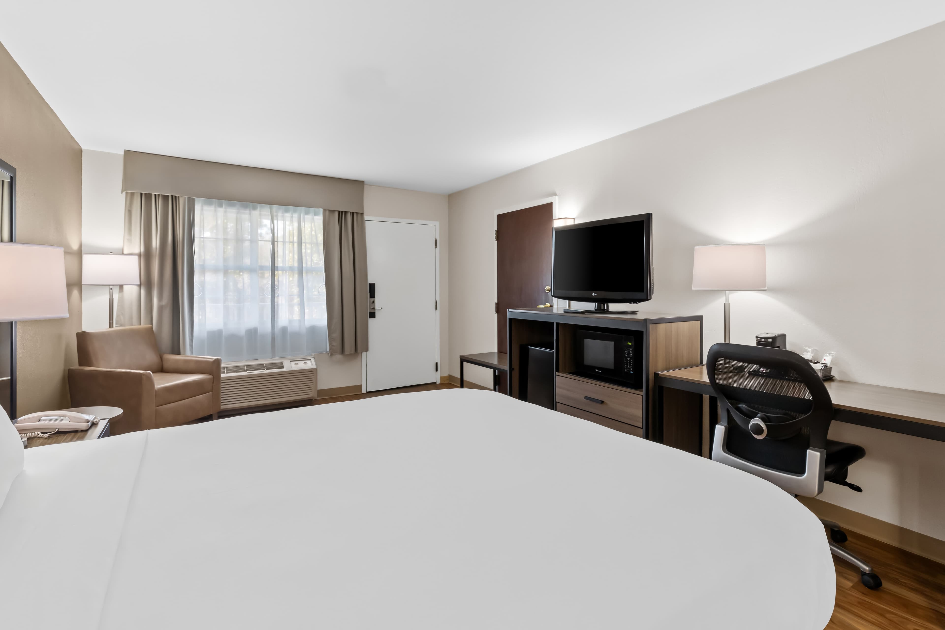 Quality Inn Fayetteville near Historic Downtown Square — 8