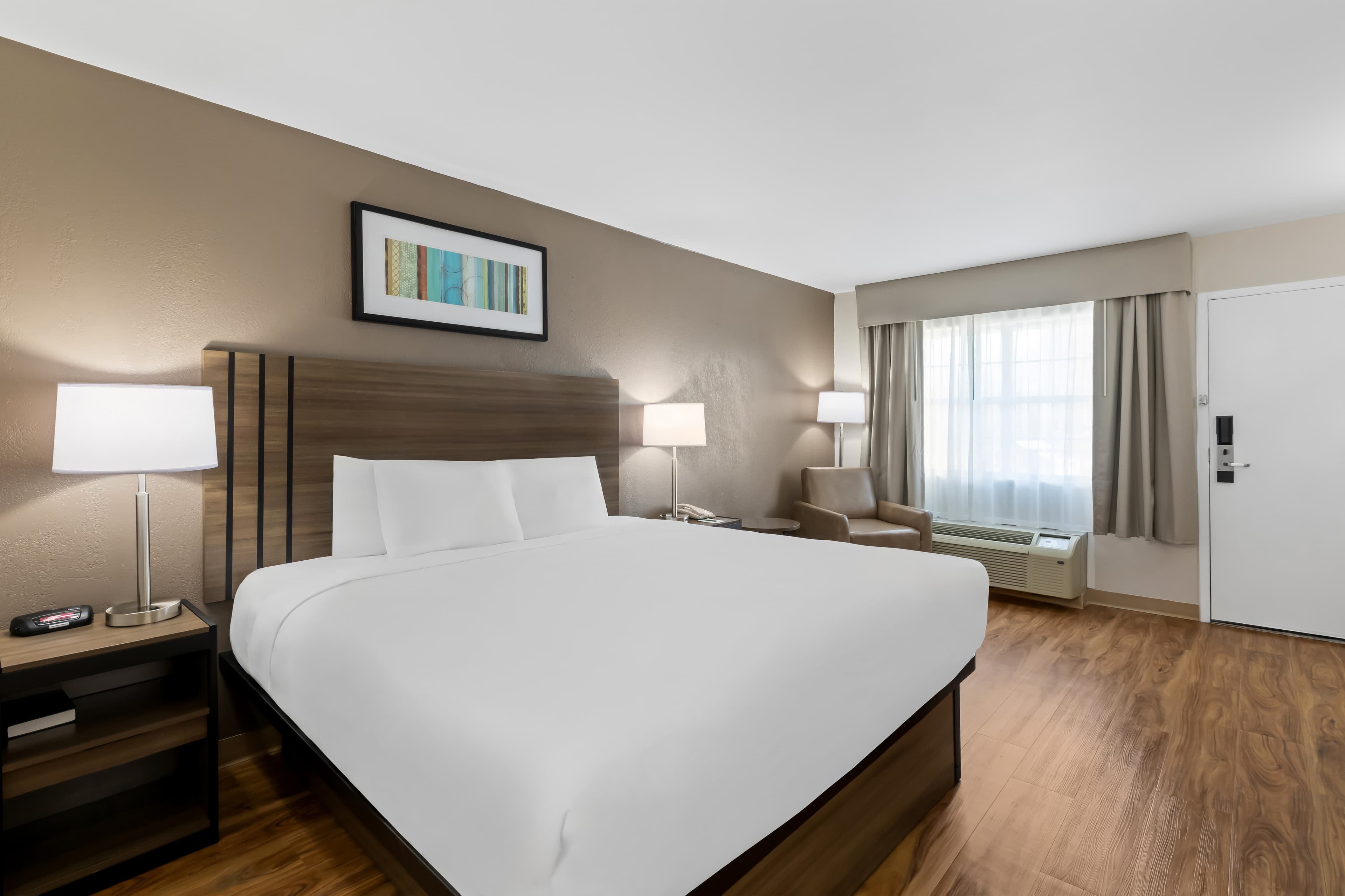 Quality Inn Fayetteville near Historic Downtown Square — 11