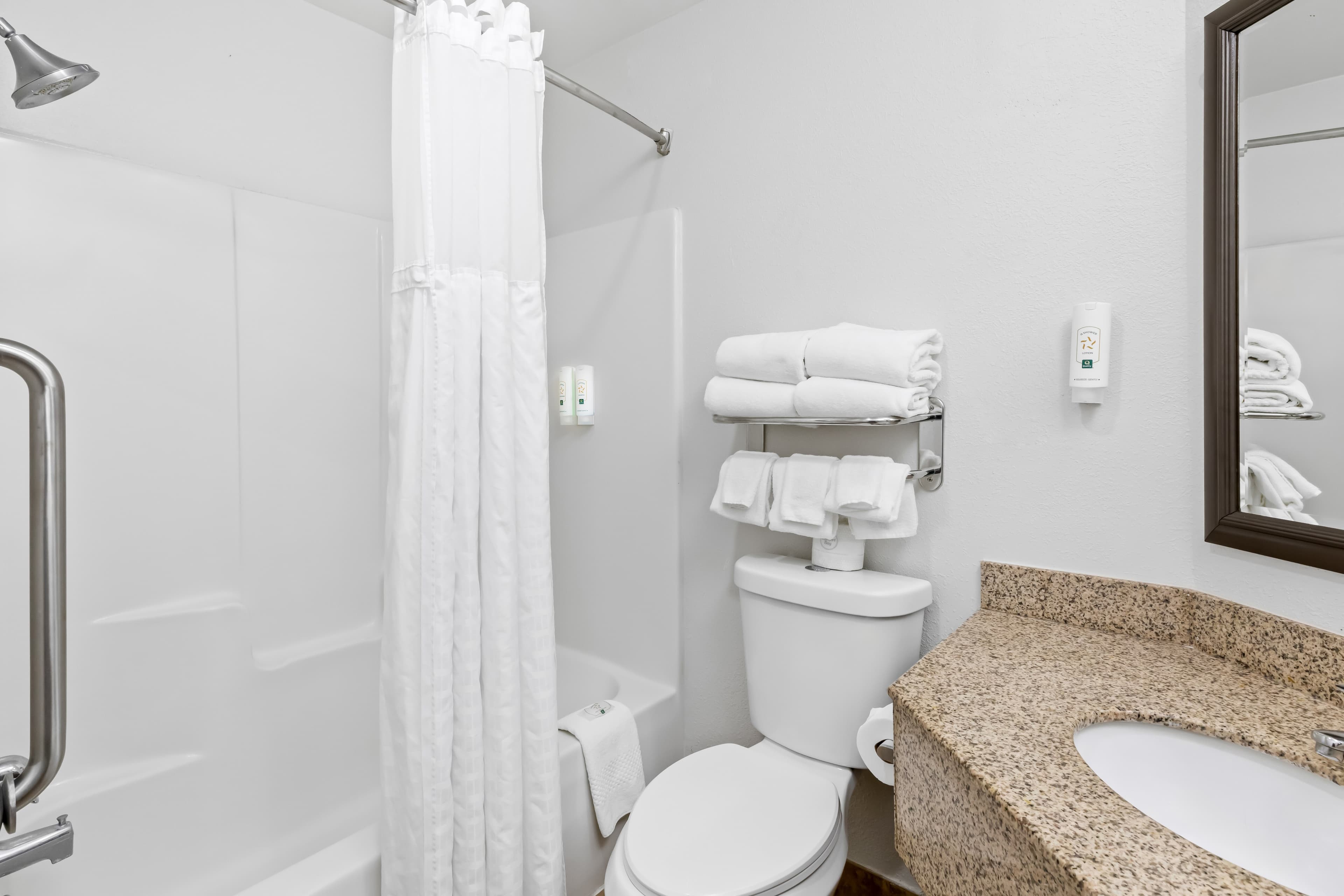 Quality Inn Fayetteville near Historic Downtown Square — 22
