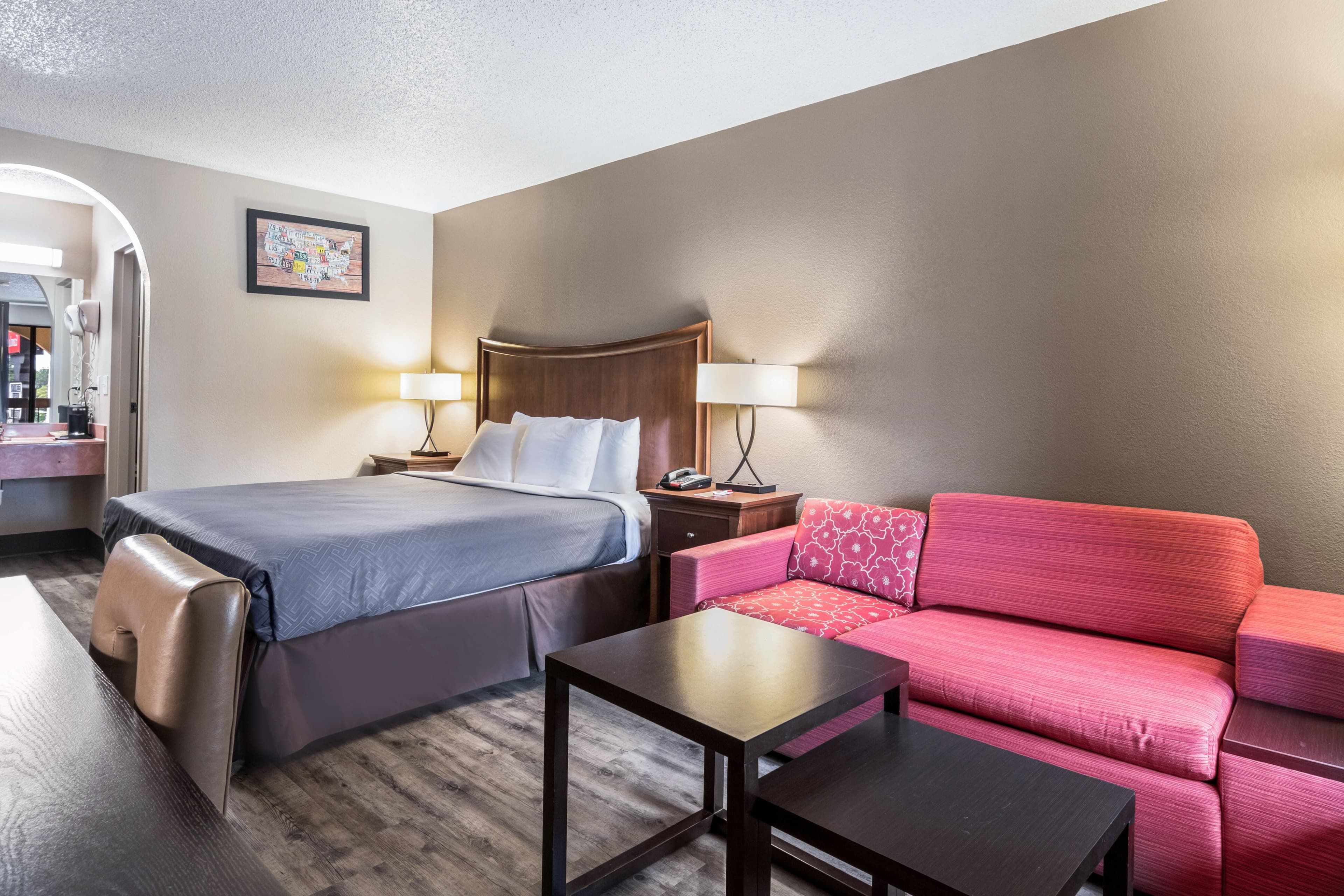 Econo Lodge Gainesville Downtown Area — 14