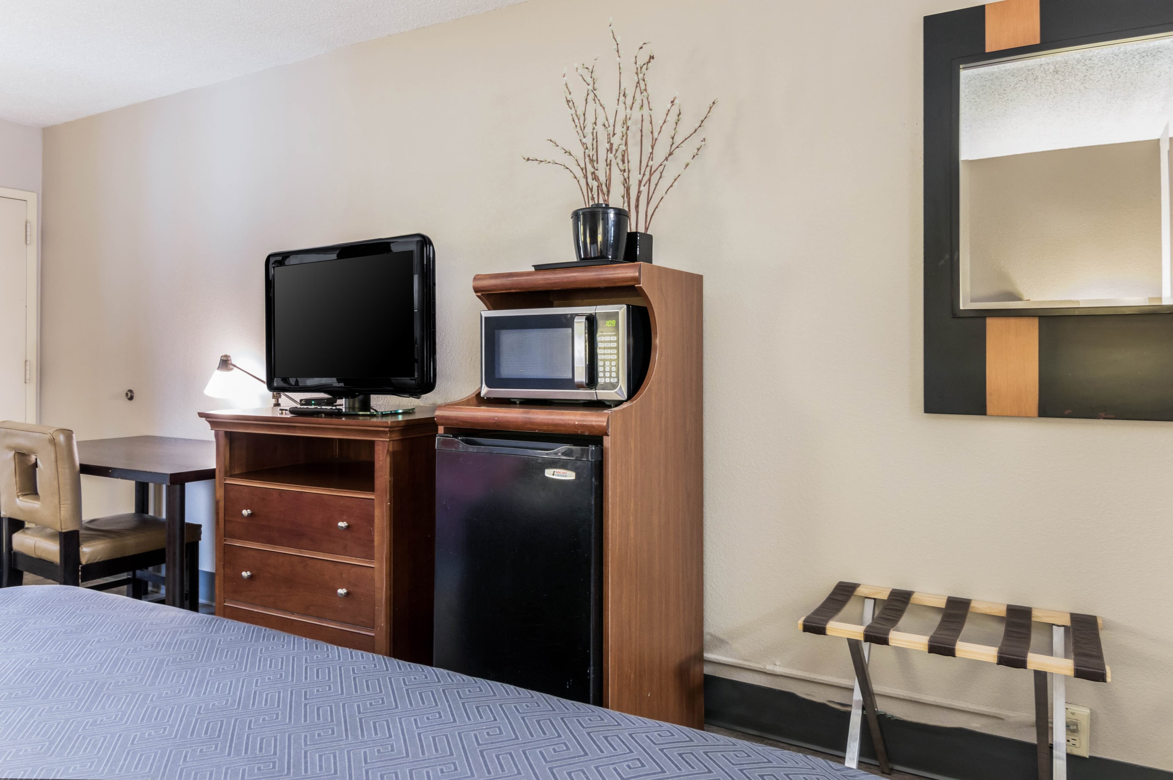 Econo Lodge Gainesville Downtown Area — 16