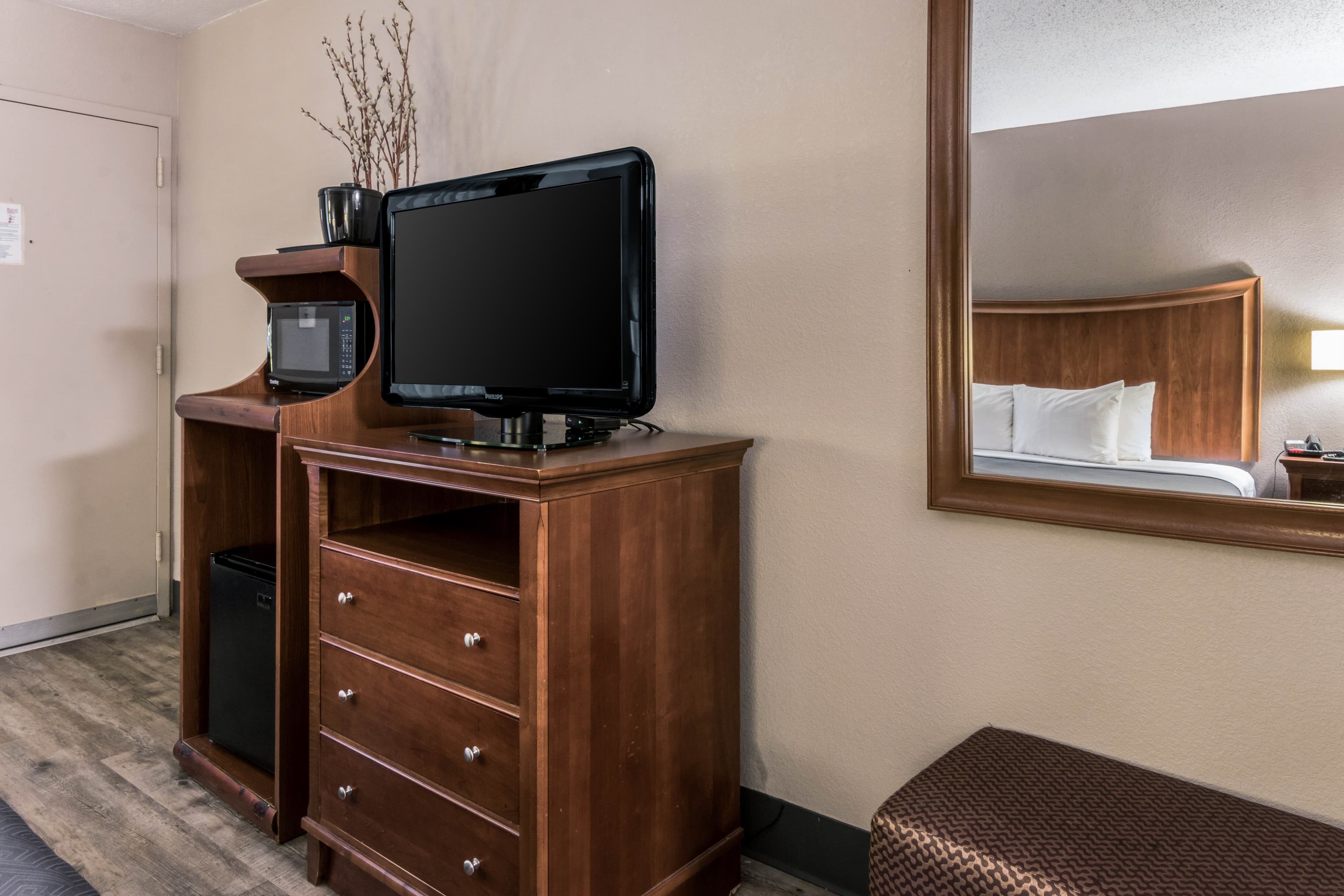 Econo Lodge Gainesville Downtown Area — 8