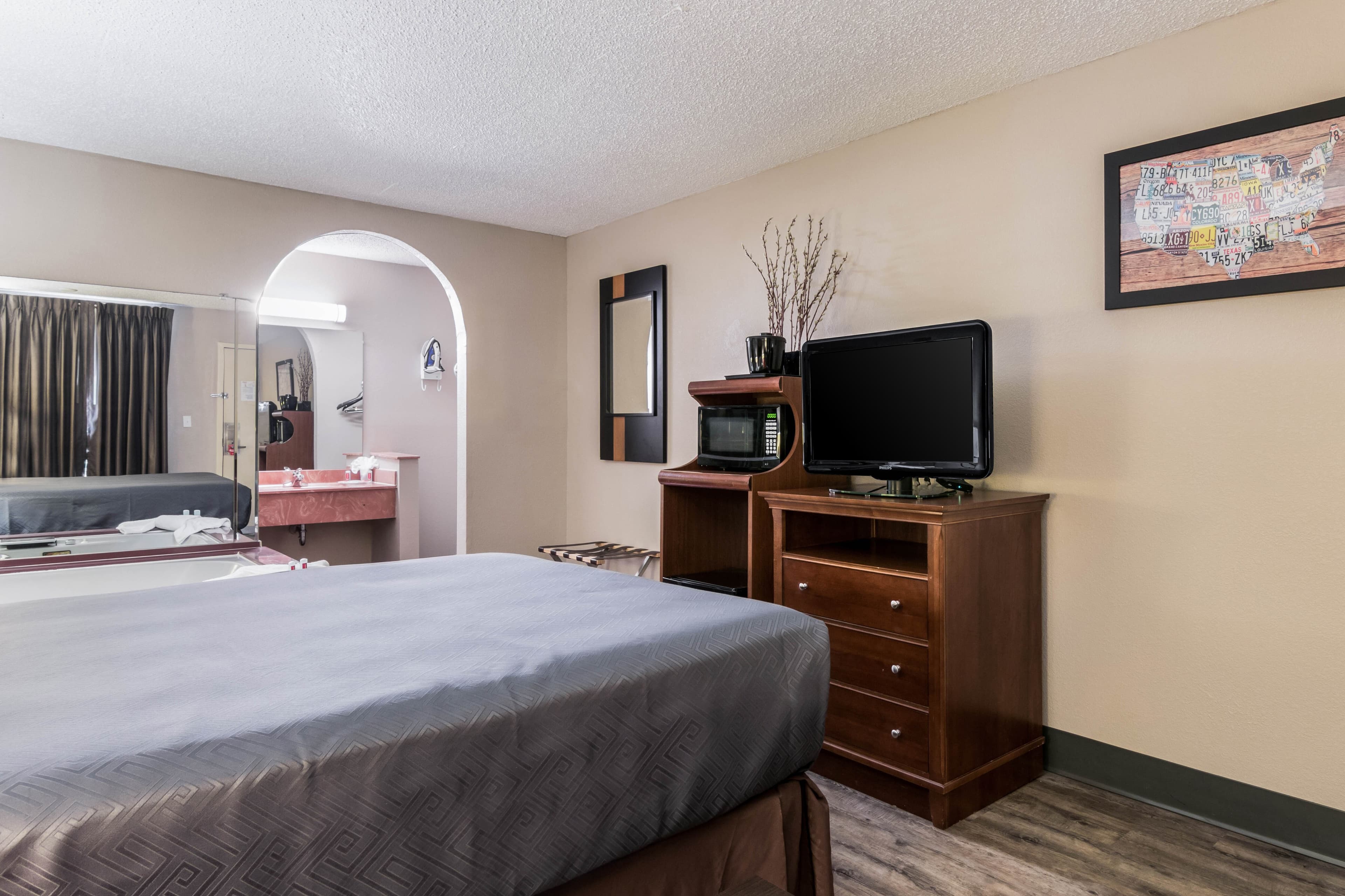 Econo Lodge Gainesville Downtown Area — 38