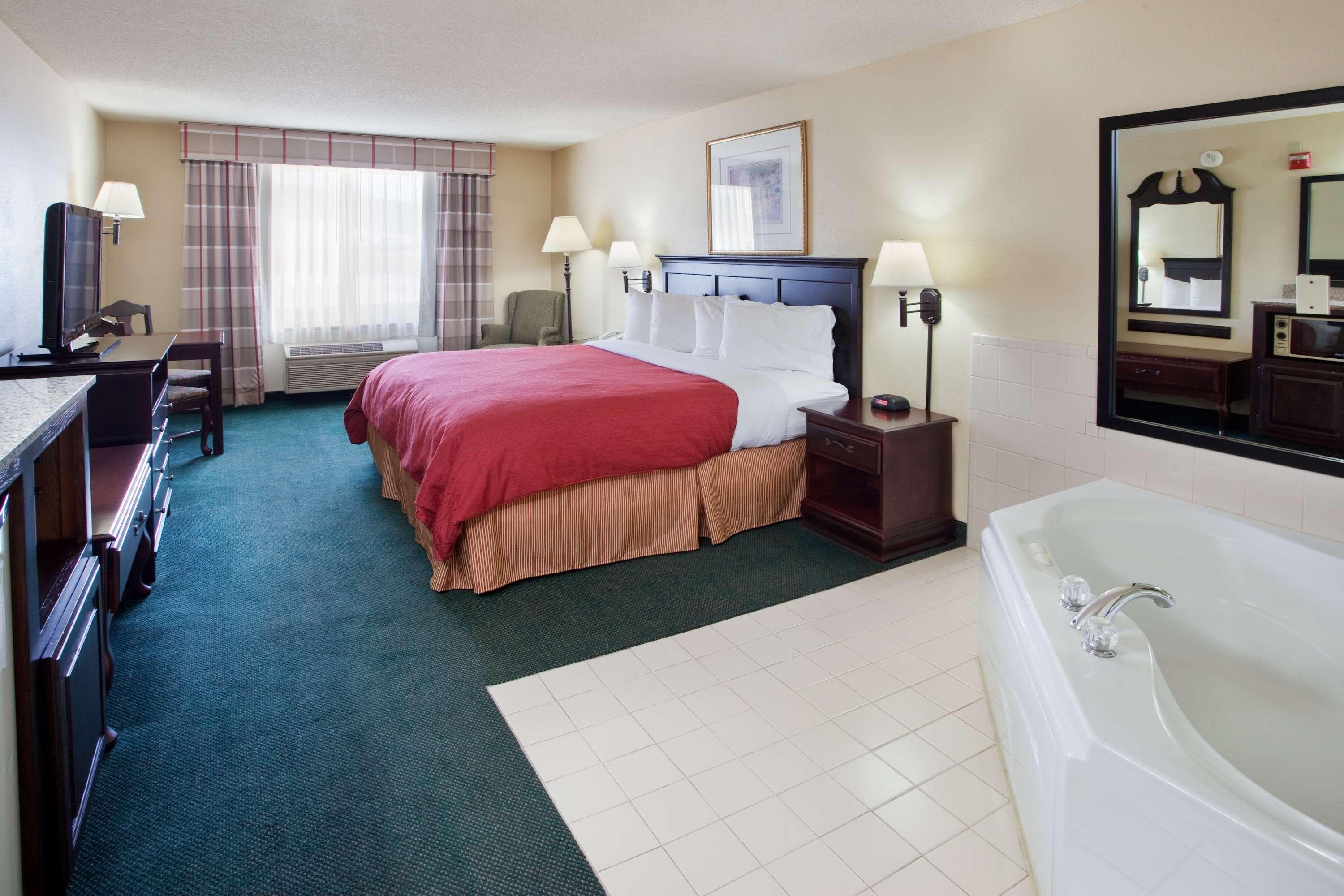 Country Inn & Suites by Radisson, Hiram, GA — 6