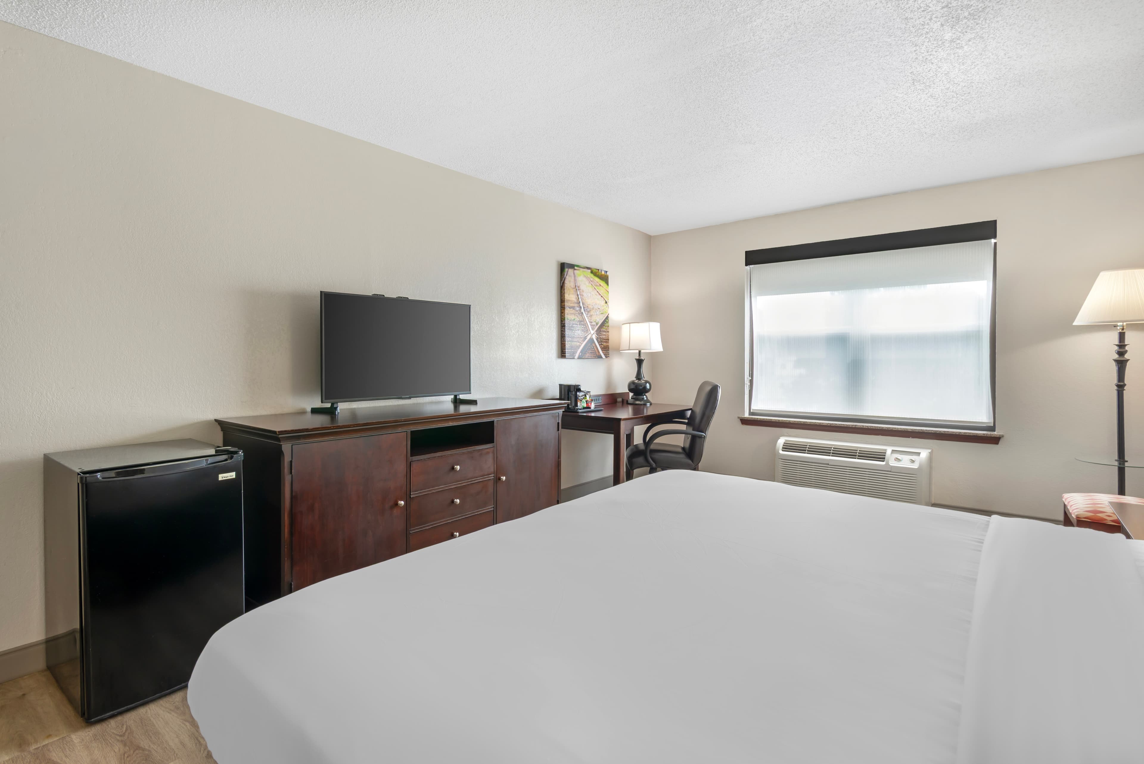 Country Inn & Suites by Radisson, Hiram, GA — 3