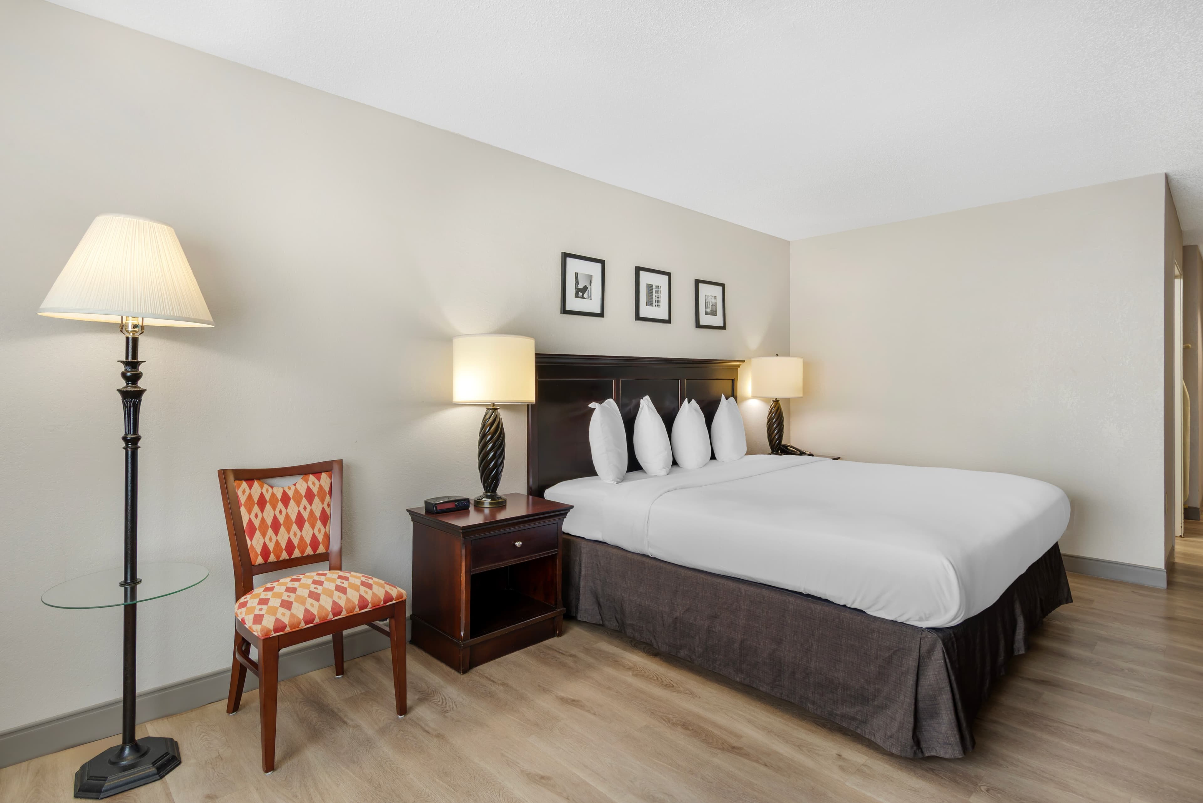 Country Inn & Suites by Radisson, Hiram, GA — 4