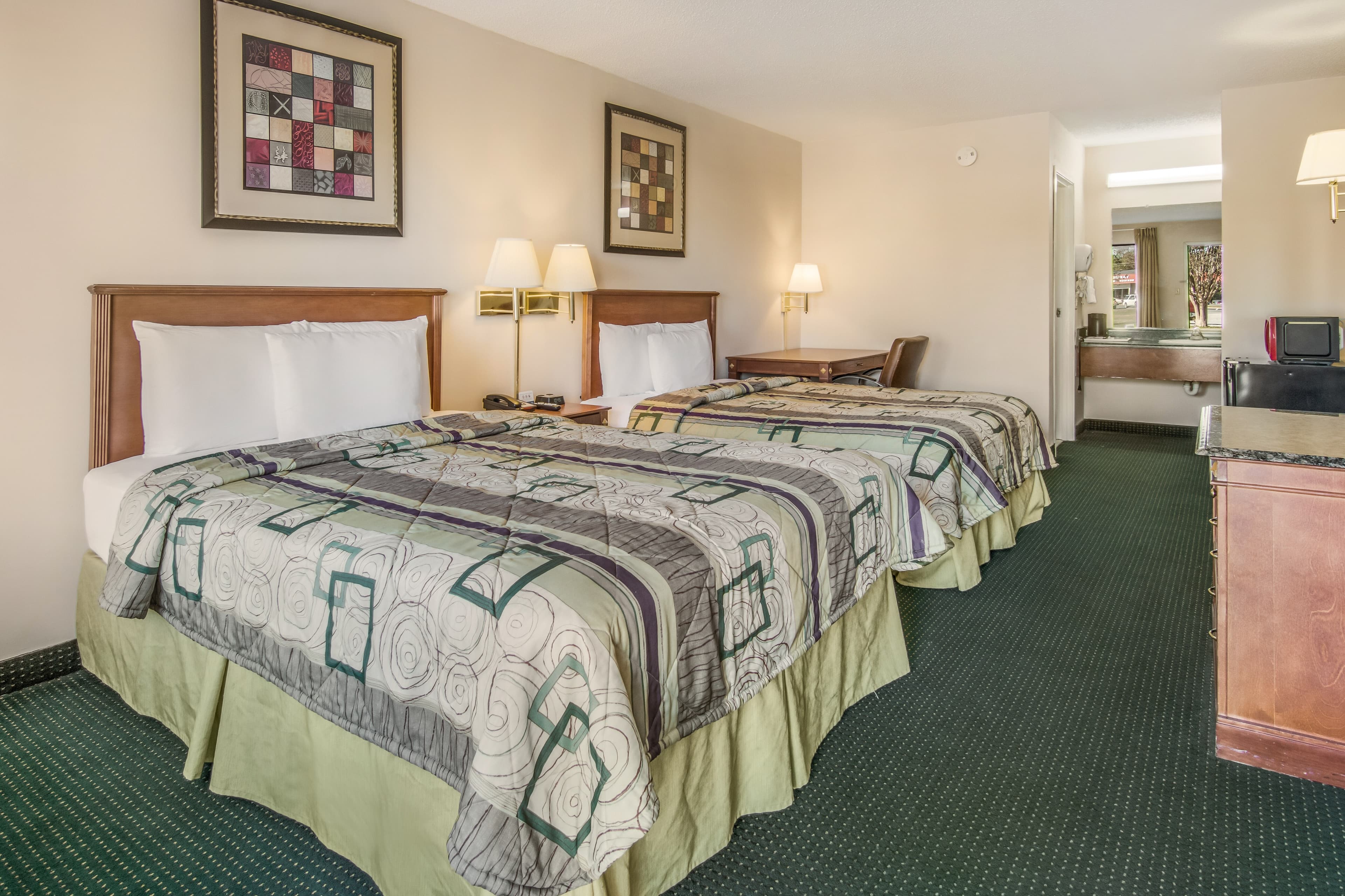 Rodeway Inn & Suites Dublin — 16