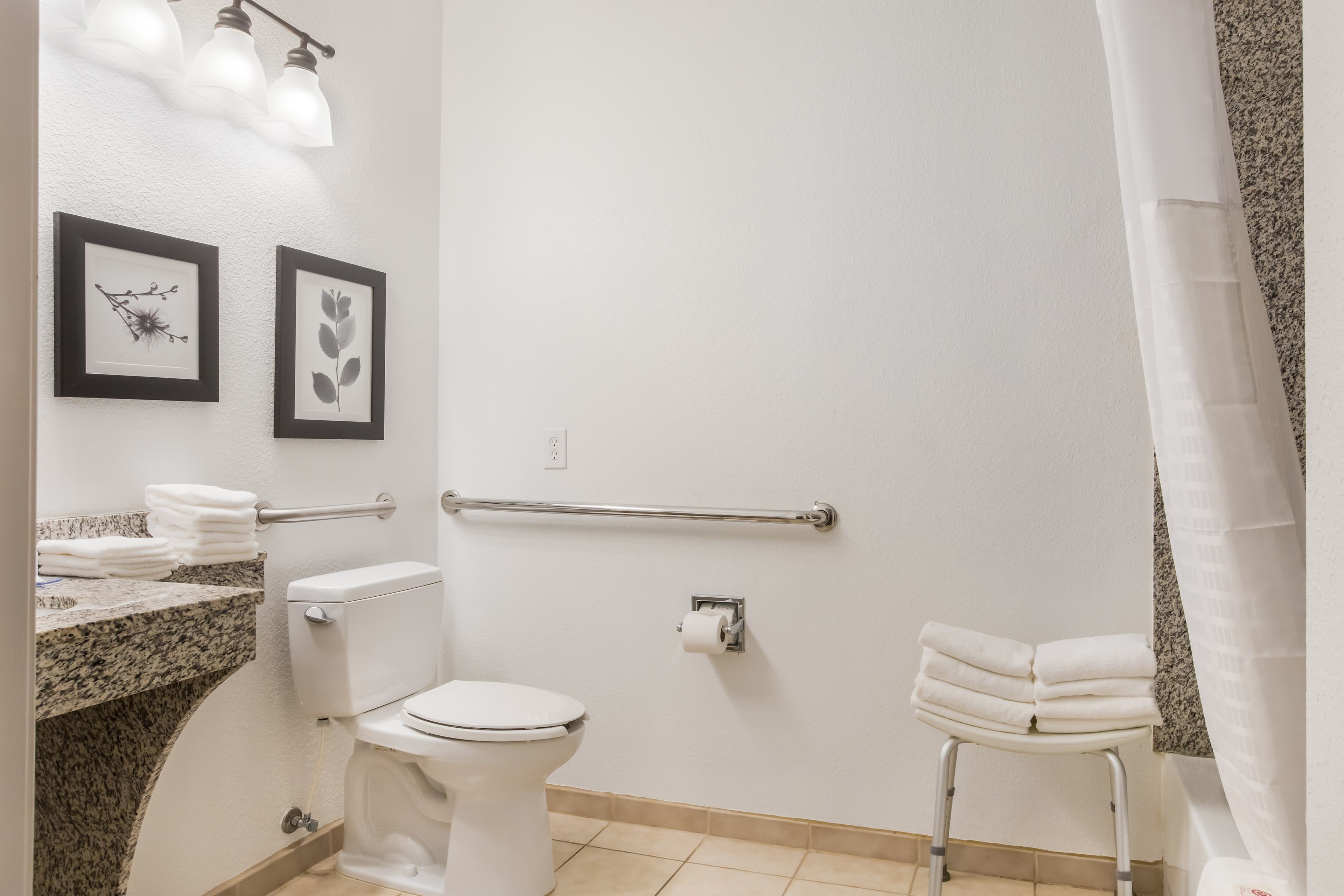 Comfort Inn & Suites Fairburn - Atlanta Southwest - Image 2